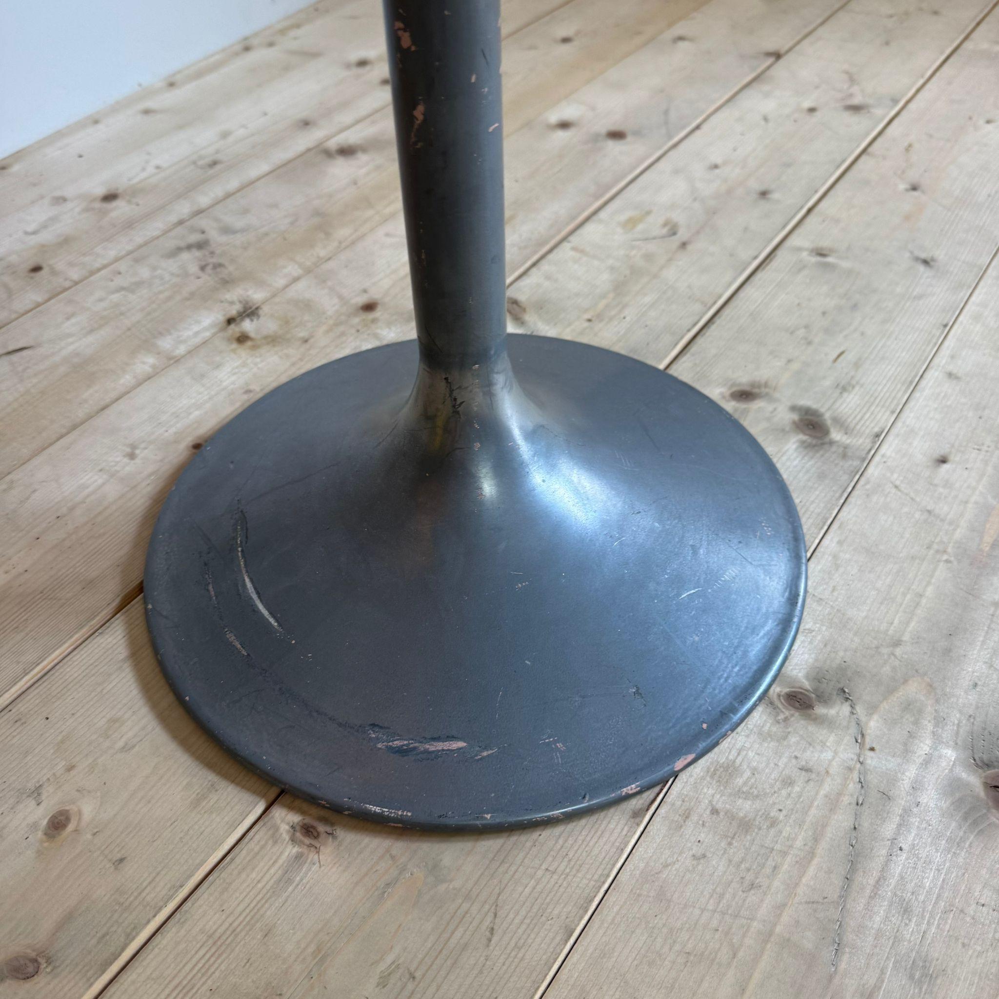 Vintage Hocker, Dänemark 1960er Jahre (Metall) im Angebot