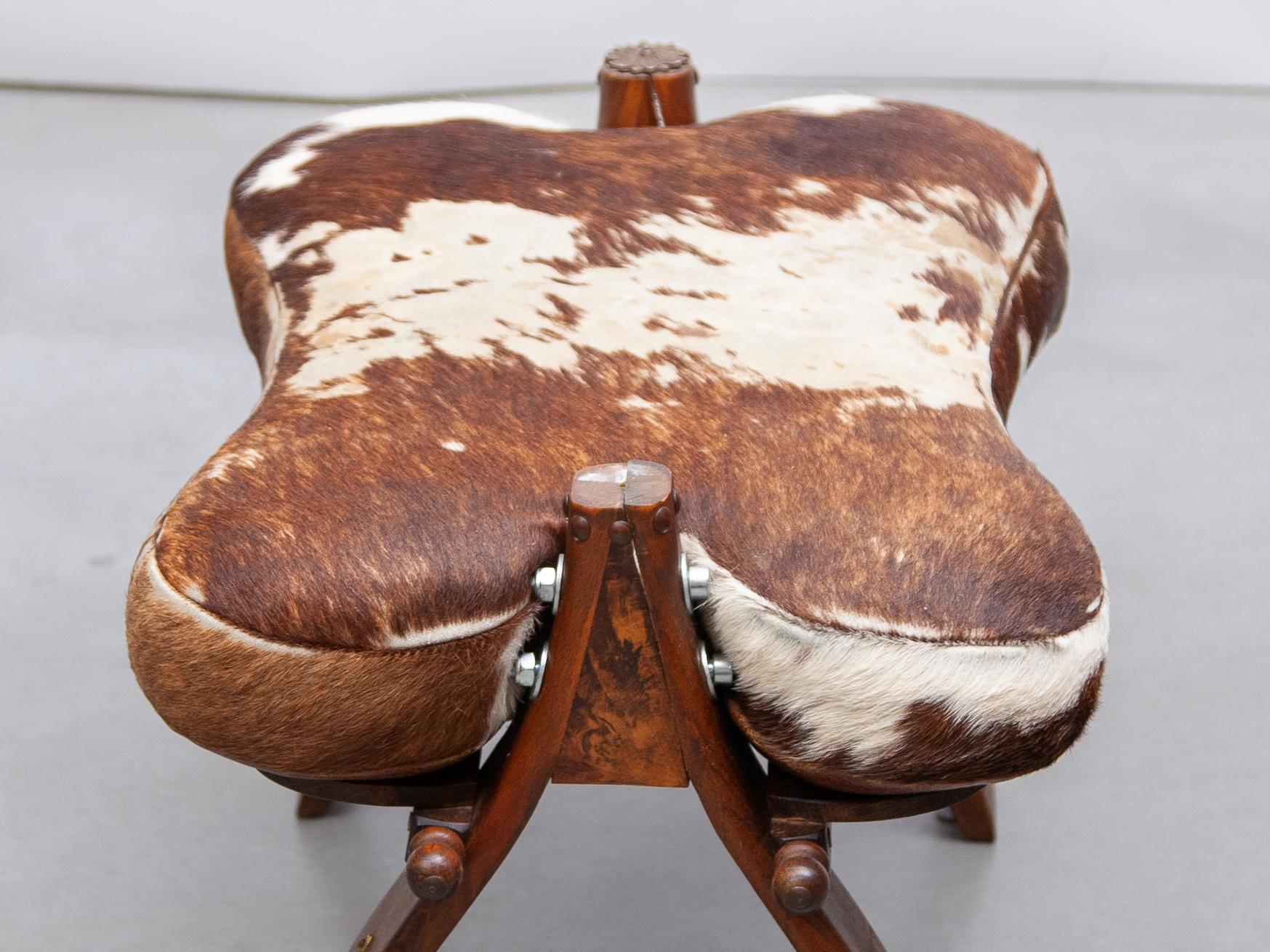 Laiton Vintage Stool, Footstool, Camel Bench, Camel Saddle Foot Stool, Solid Wood, 1970 en vente