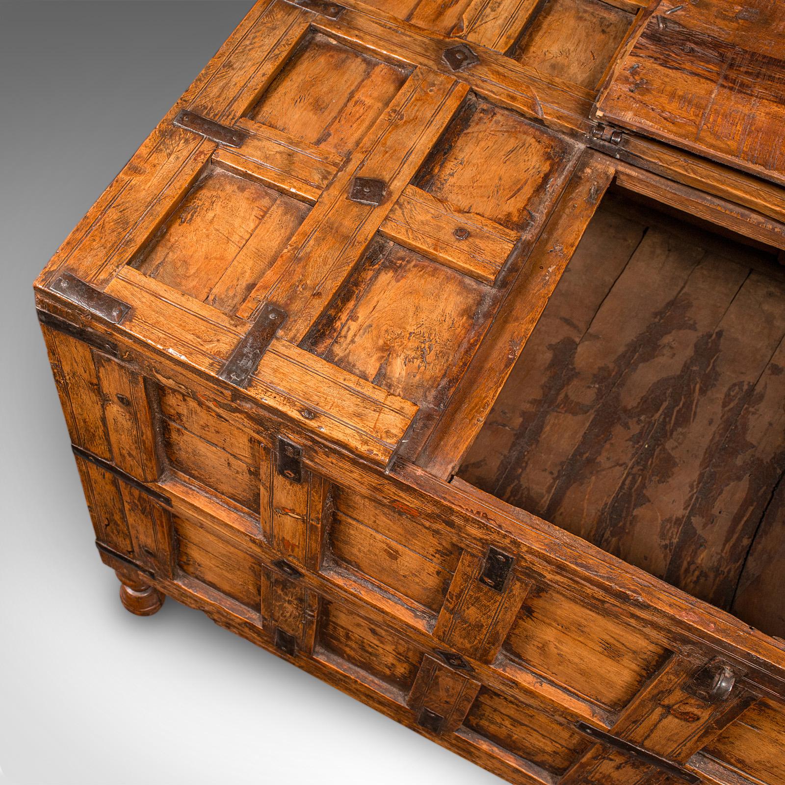 Vintage Storage Chest, Indian Pine Pithara Trunk, Colonial Revival, Coffee Table For Sale 4