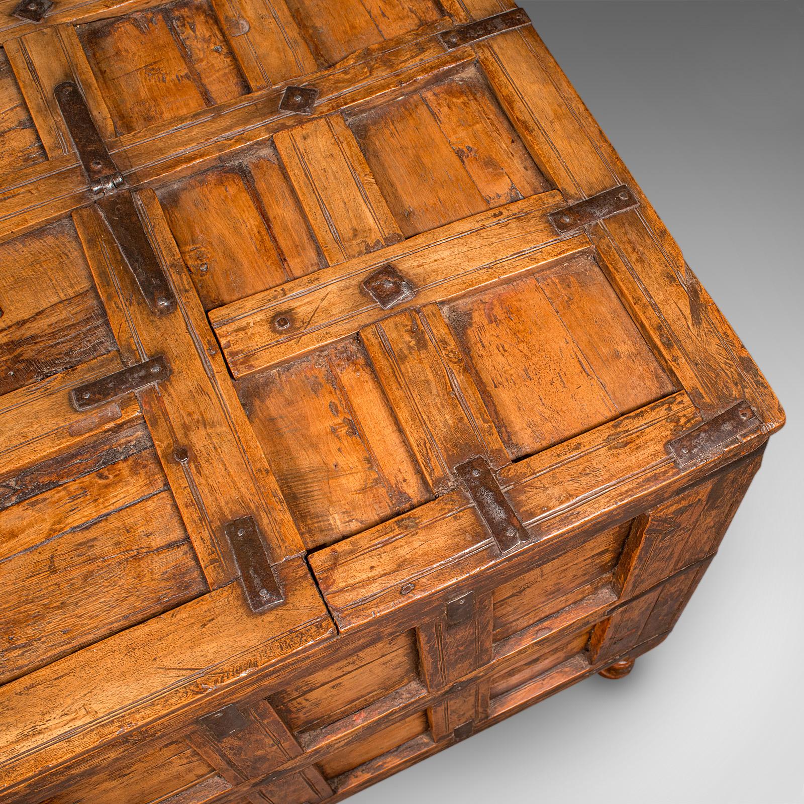Vintage Storage Chest, Indian Pine Pithara Trunk, Colonial Revival, Coffee Table For Sale 5