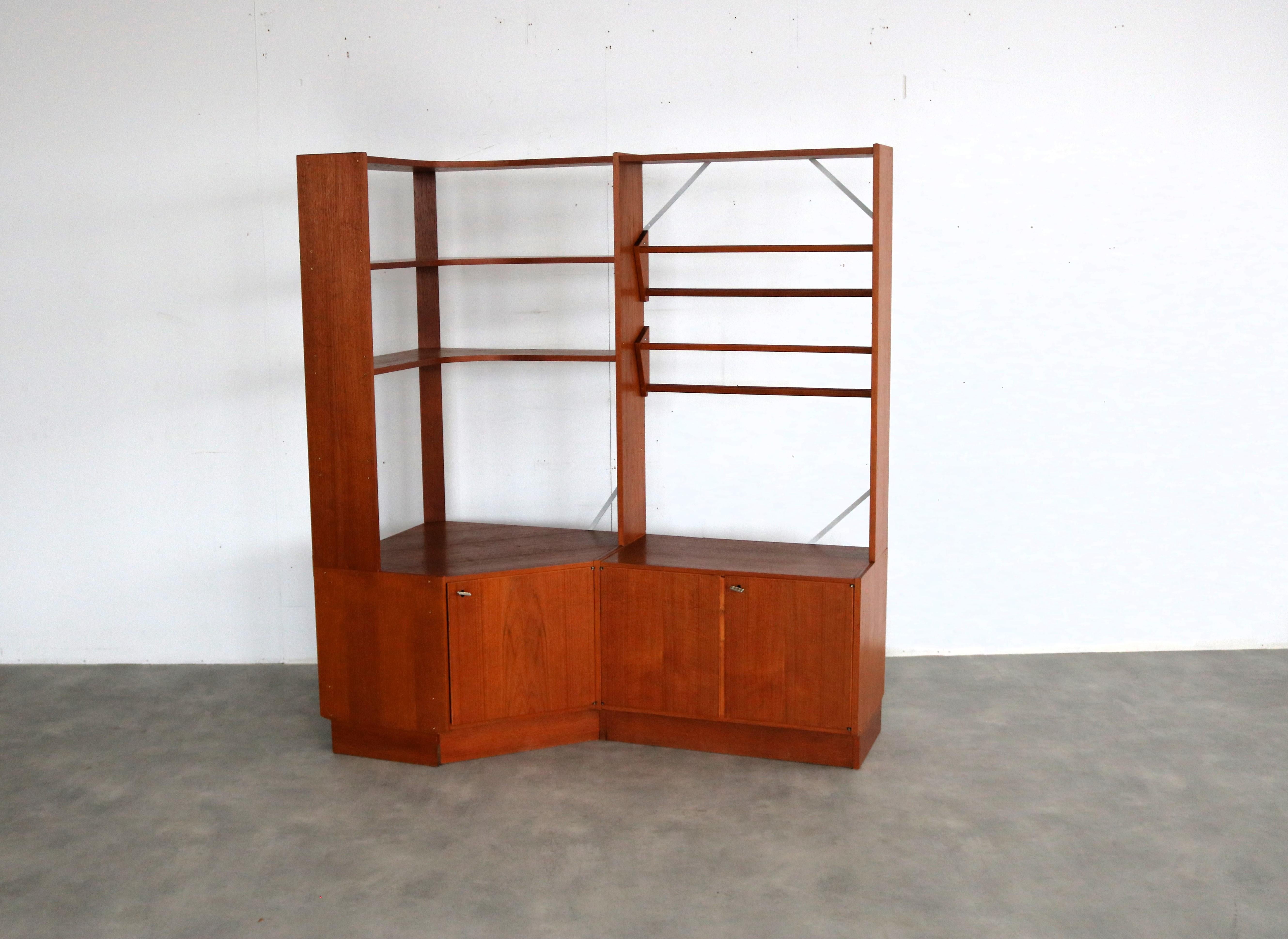 Vintage-Schrank  Bücherregal  Eckschrank  Schweden im Angebot 7
