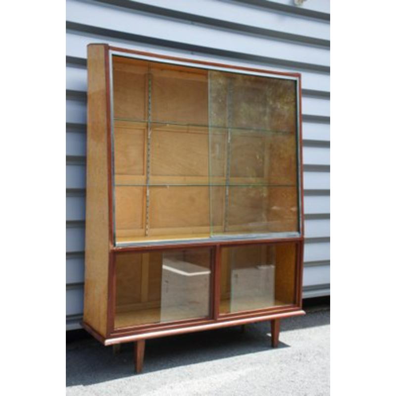 Vintage Store Shelf, 1960

Vintage Design
Ideal storage solutions for a business.

Additional information:
Materials: Glass, Wood
Color: Brown
Design Period: 1960 to 1969
Year: 1960
Country of Manufacture: France
Style: French, Mid-Century,