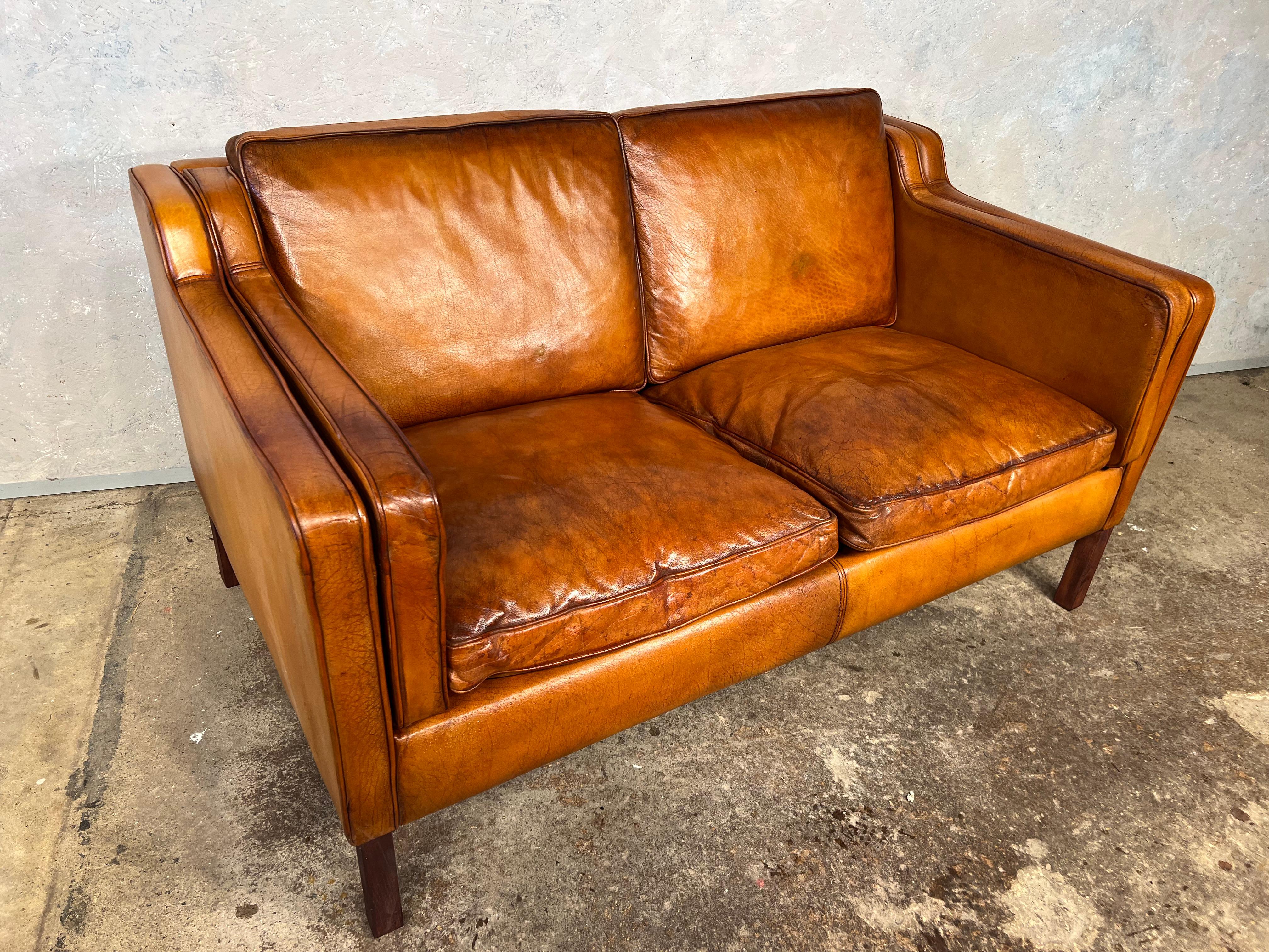 Vintage Stouby Danish 1970 Light Tan Two Seater Leather Sofa #552 In Good Condition In Lewes, GB