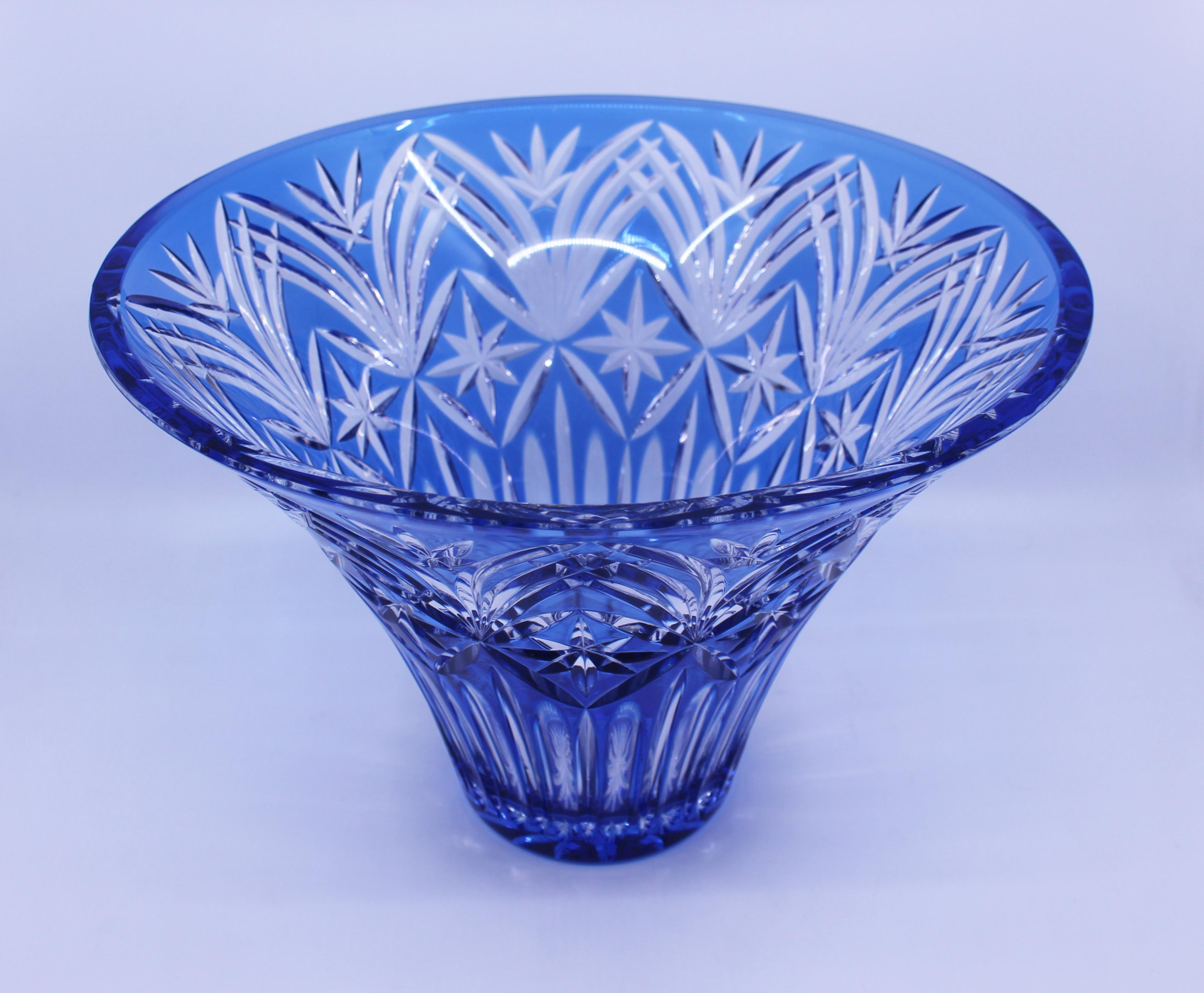 Period 
Mid-late 20th century.

Origin 
Stourbridge, England

Composition 
Cut glass overlay crystal, blue

Condition 
Very good condition. No chips, cracks or repairs. Light scratches to underside commensurate with age
 

 

Vintage