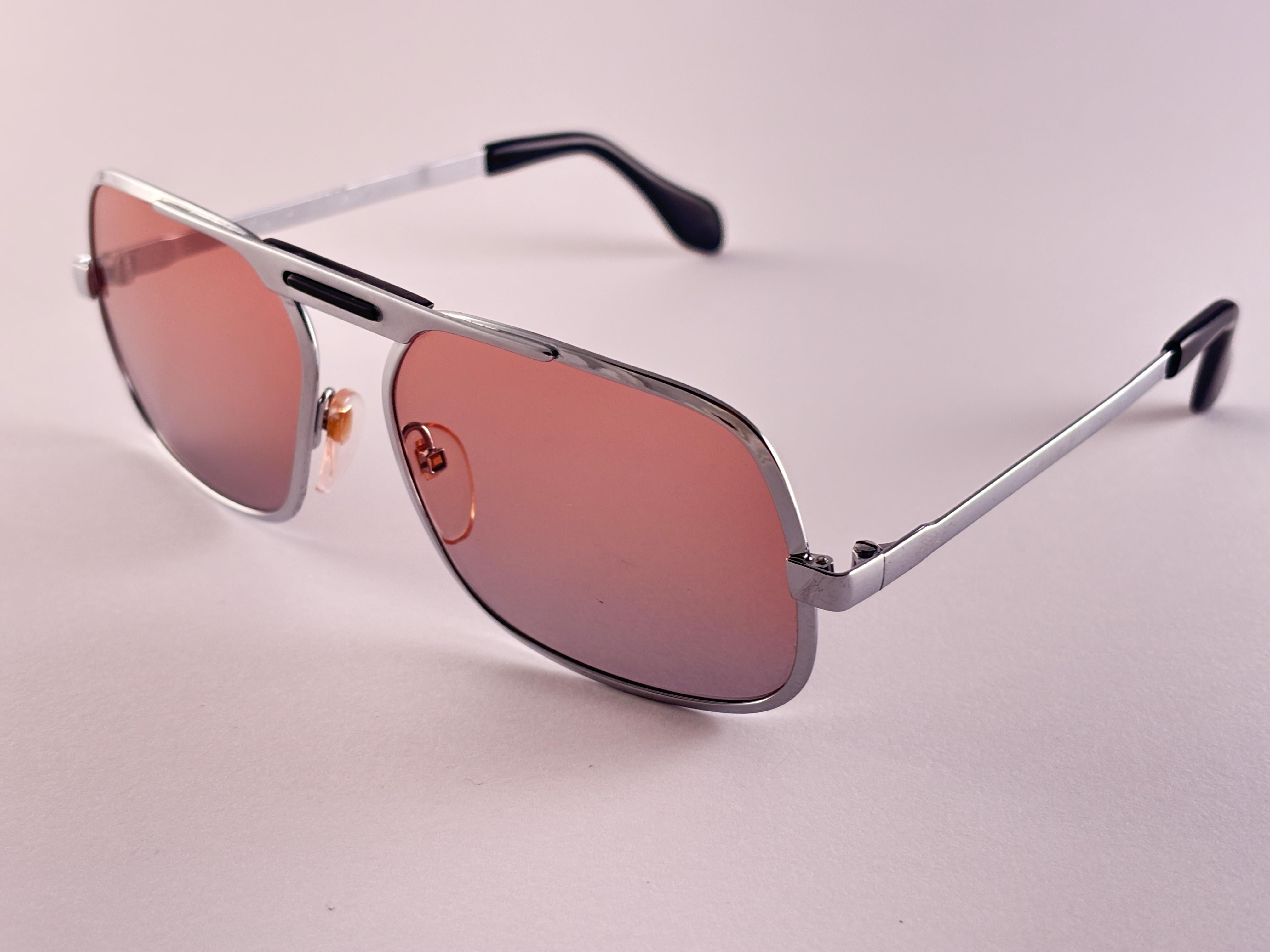 Vintage Strahler Silber Frame Rose Lenses 1970'S Sonnenbrille für Damen oder Herren im Angebot