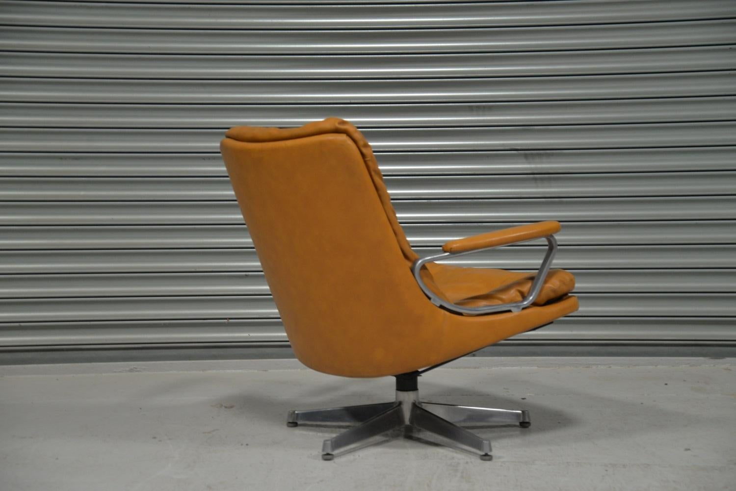 Vintage Strassle Gentilina Lounge Armchair by Andre Vandenbeuck, 1960s For Sale 1