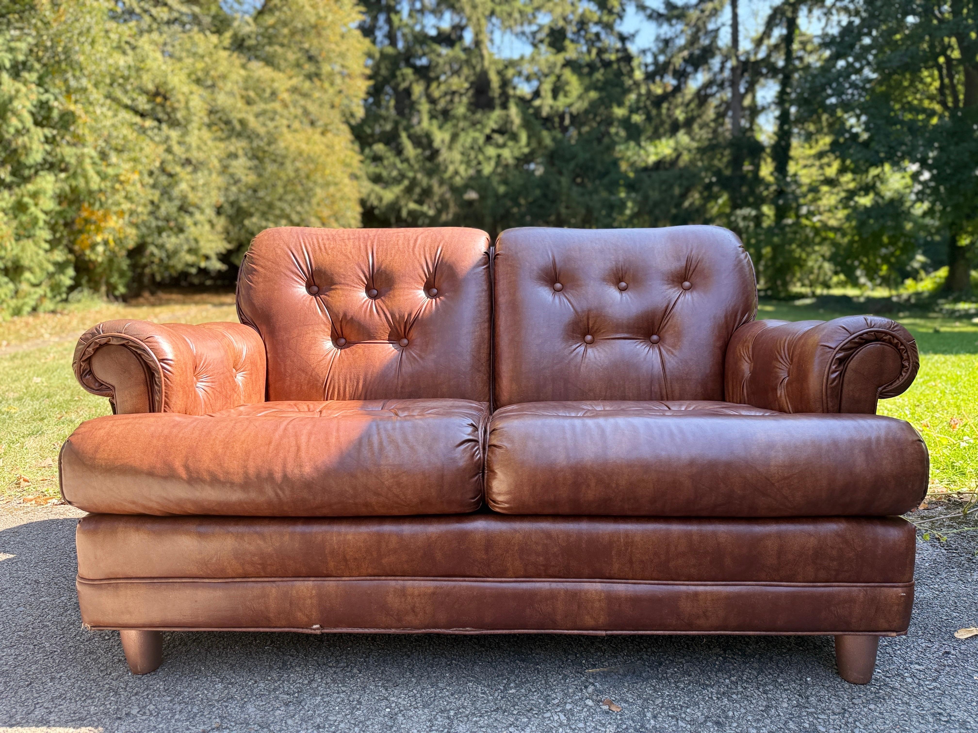 Vintage Stratford Designs Sofá Chesterfield de piel vintage Sofá de piel marrón en venta 8