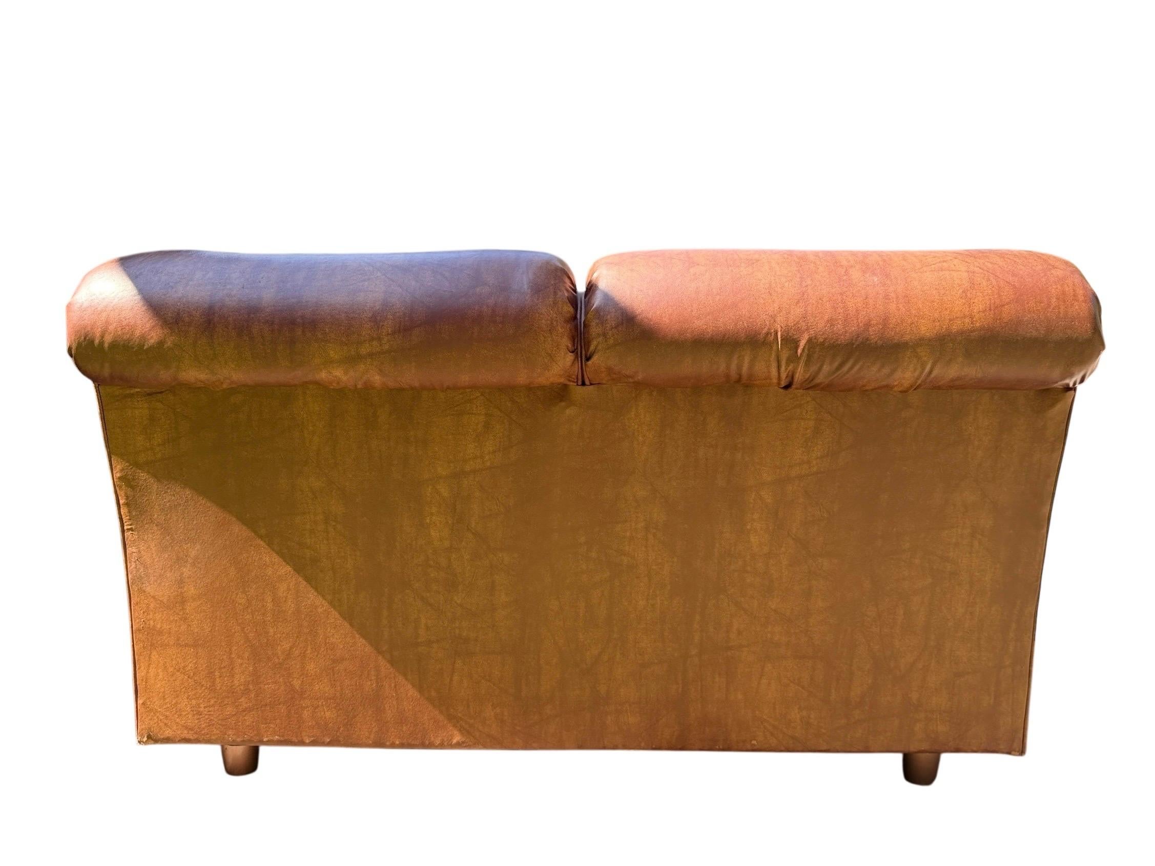 Vintage Stratford Designs Sofá Chesterfield de piel vintage Sofá de piel marrón Moderno de mediados de siglo en venta