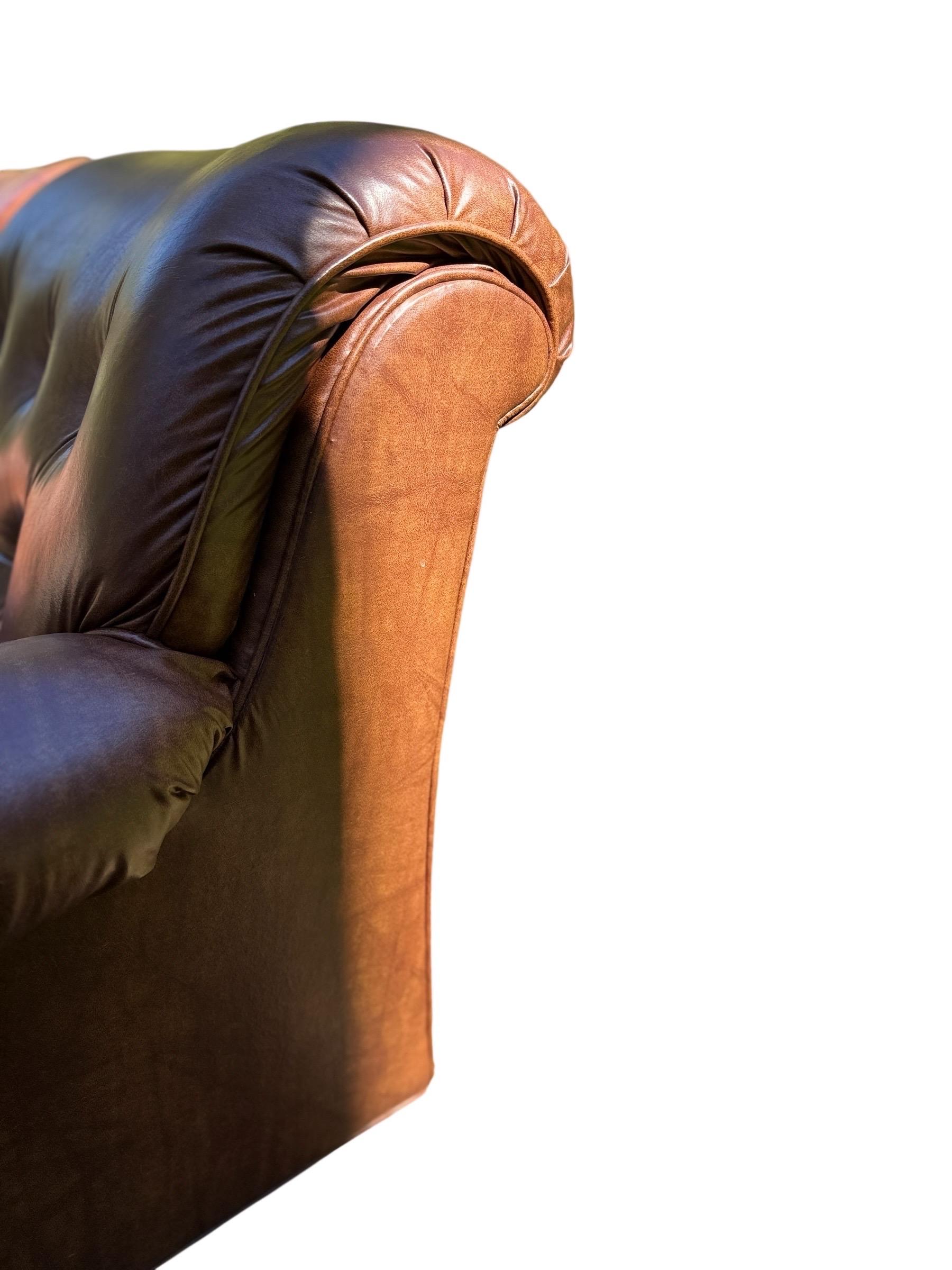 Vintage Stratford Designs Sofá Chesterfield de piel vintage Sofá de piel marrón Desconocido en venta