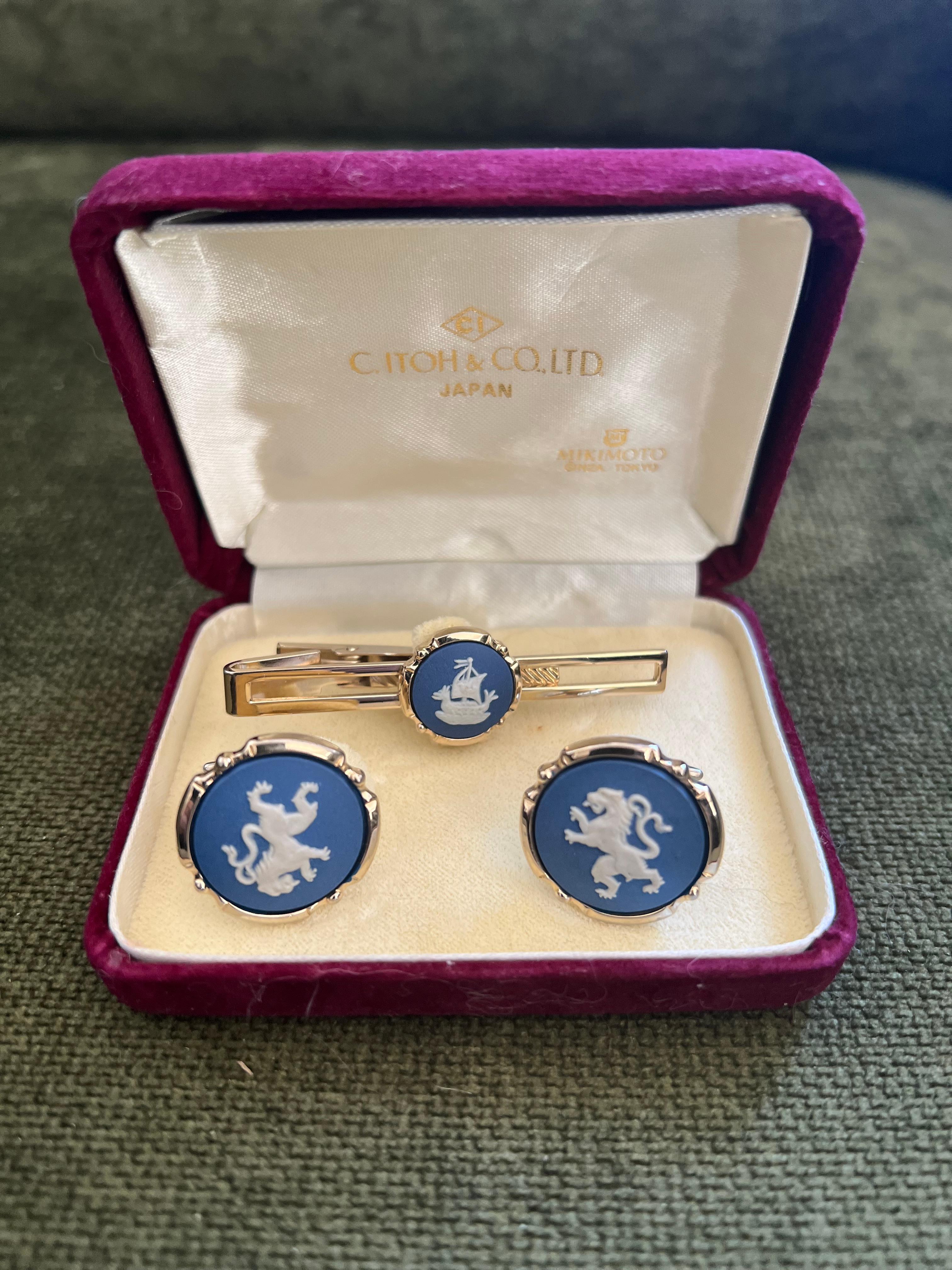 Vintage Stratton British Royal Cufflinks & Tie Clip In Original Mikimoto Case For Sale 5