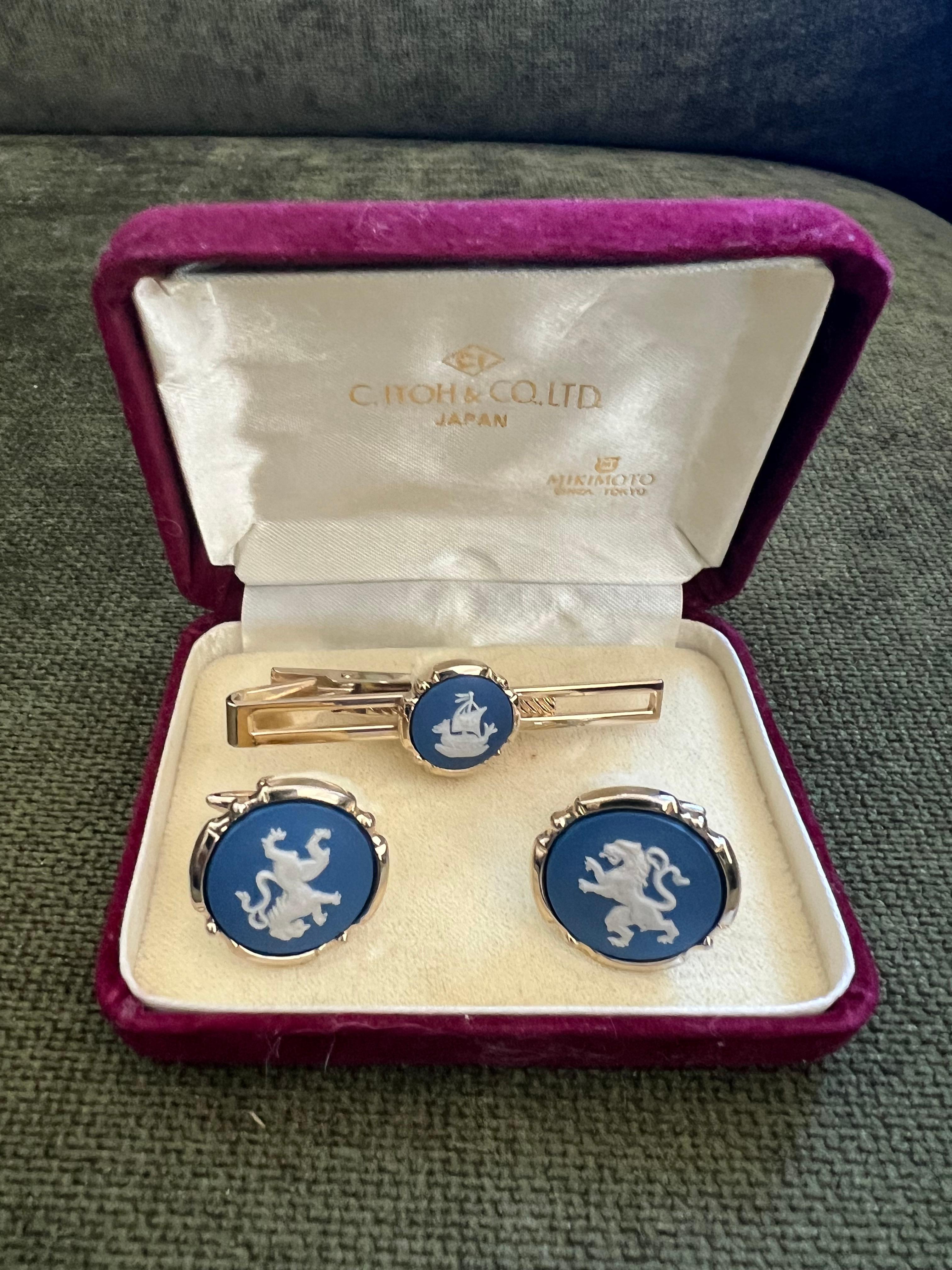 Vintage Stratton British Royal Cufflinks & Tie Clip In Original Mikimoto Case For Sale 6