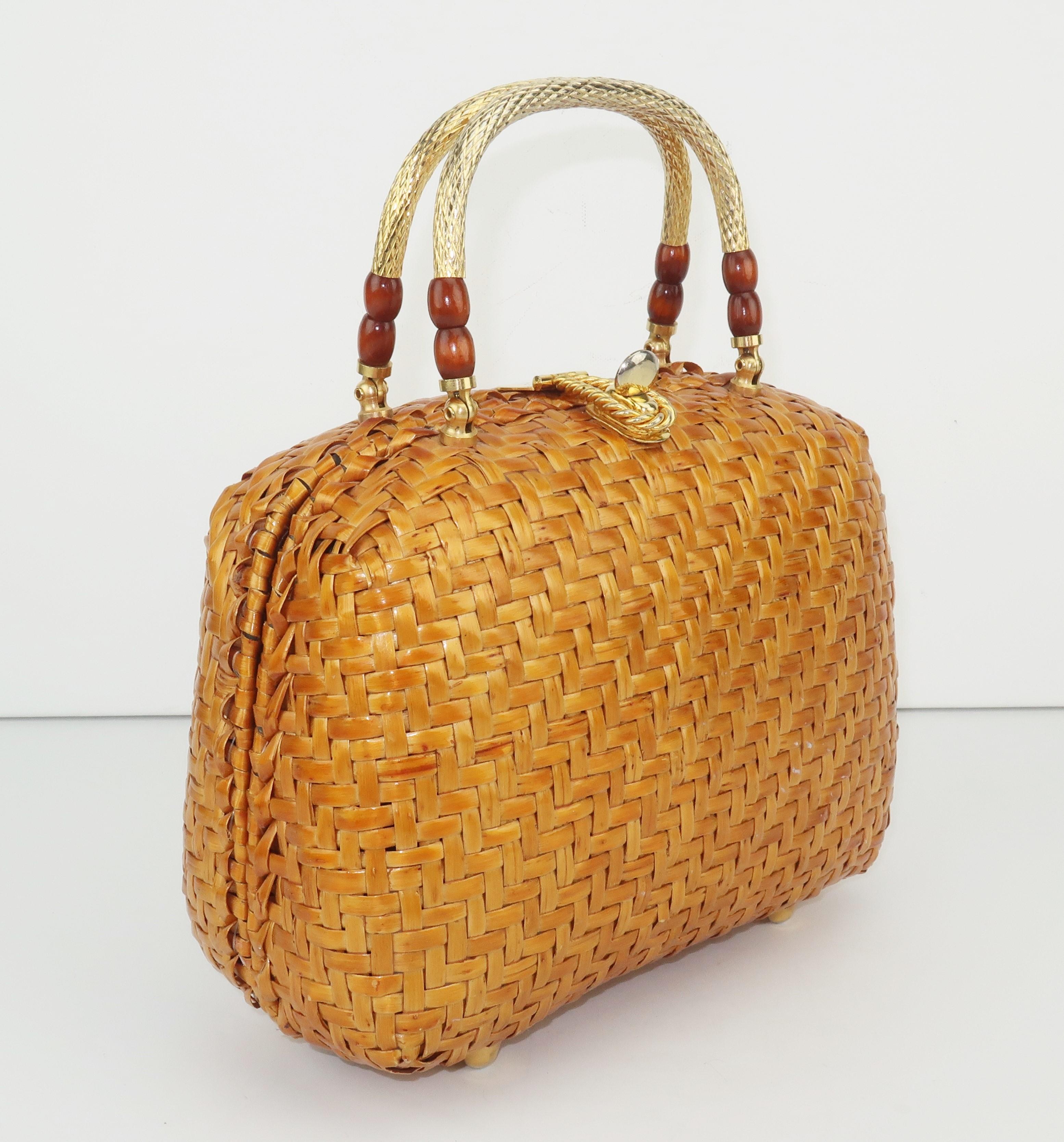 Vintage Straw Handbag With Gold Handles In Good Condition In Atlanta, GA