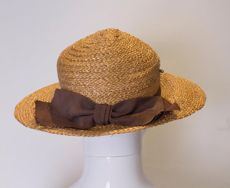 Beige Vintage Straw Hat with Ribbon For Sale