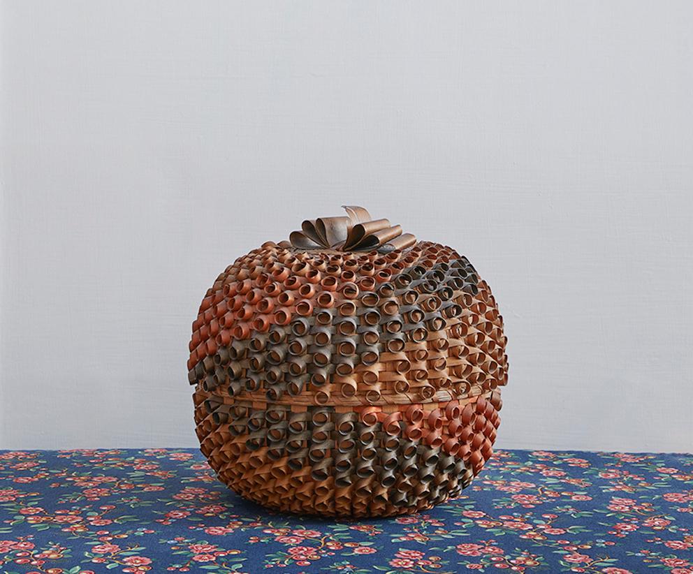 USA, mid 20th century.

Strawberry basket. Unusual form. 

Measures: H 20 x Ø 22 cm.