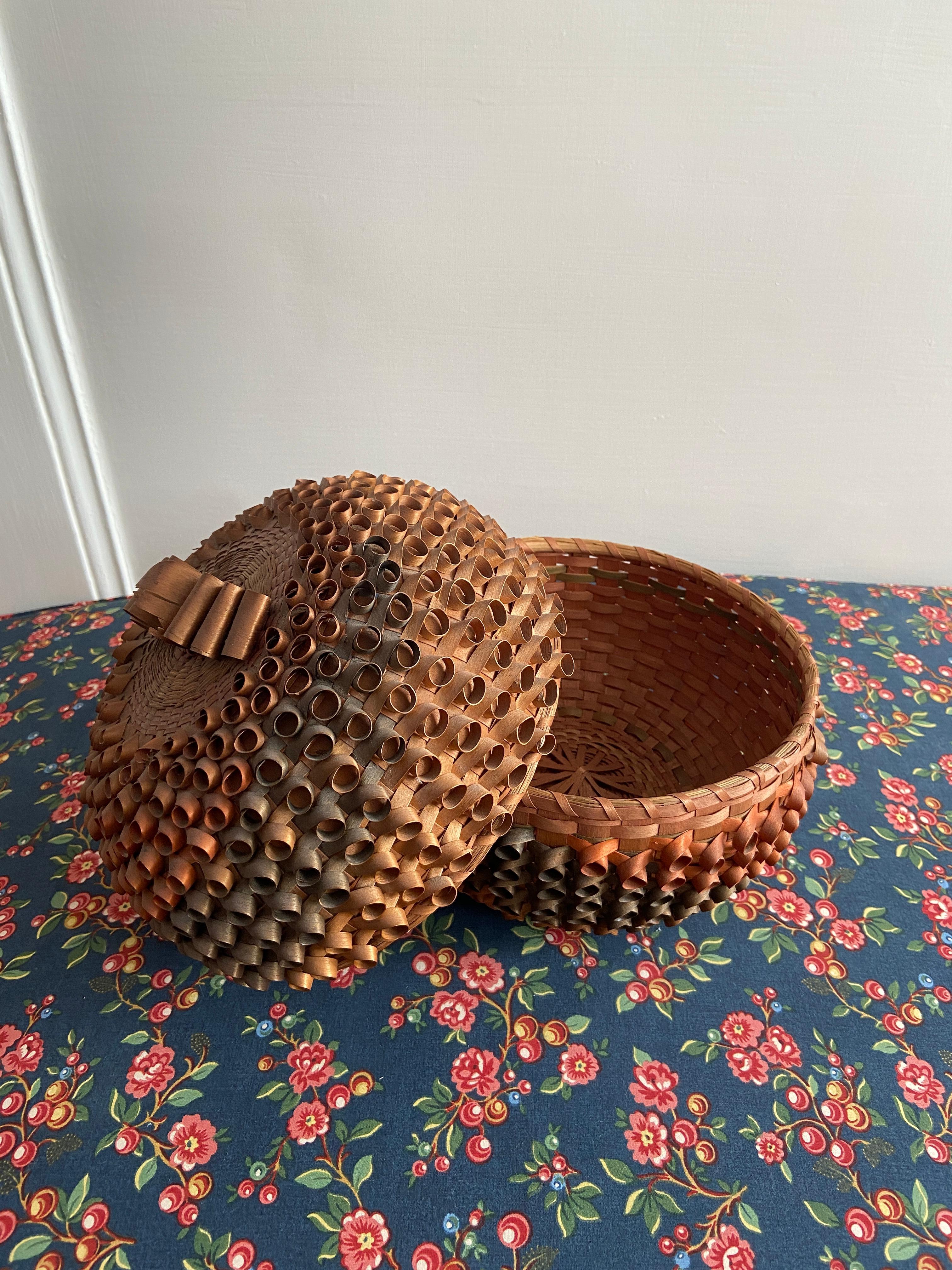 Vintage Strawberry Basket in Natural and Red Dyed Splints, USA Mid 20th Century 2