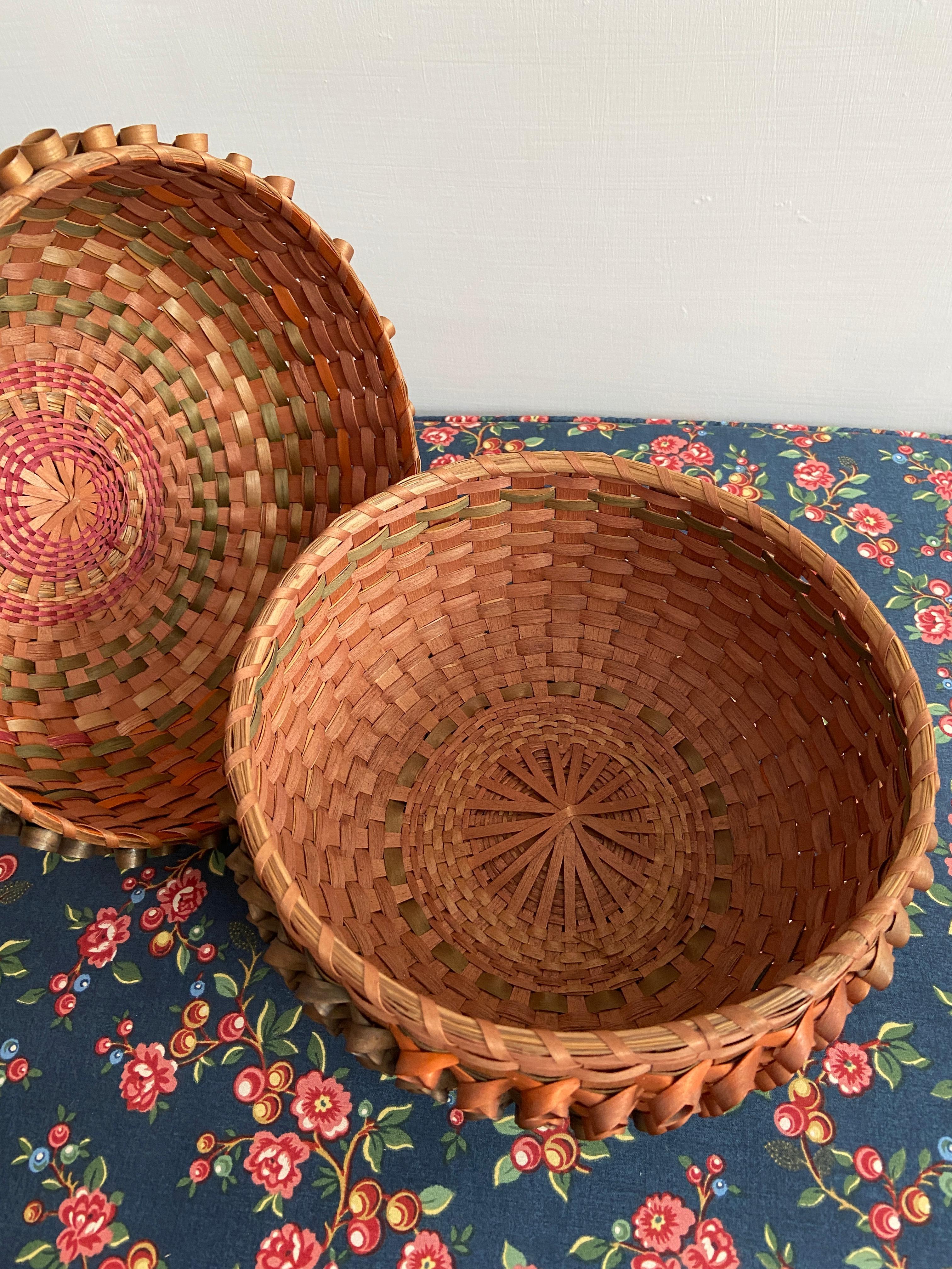 Vintage Strawberry Basket in Natural and Red Dyed Splints, USA Mid 20th Century 3