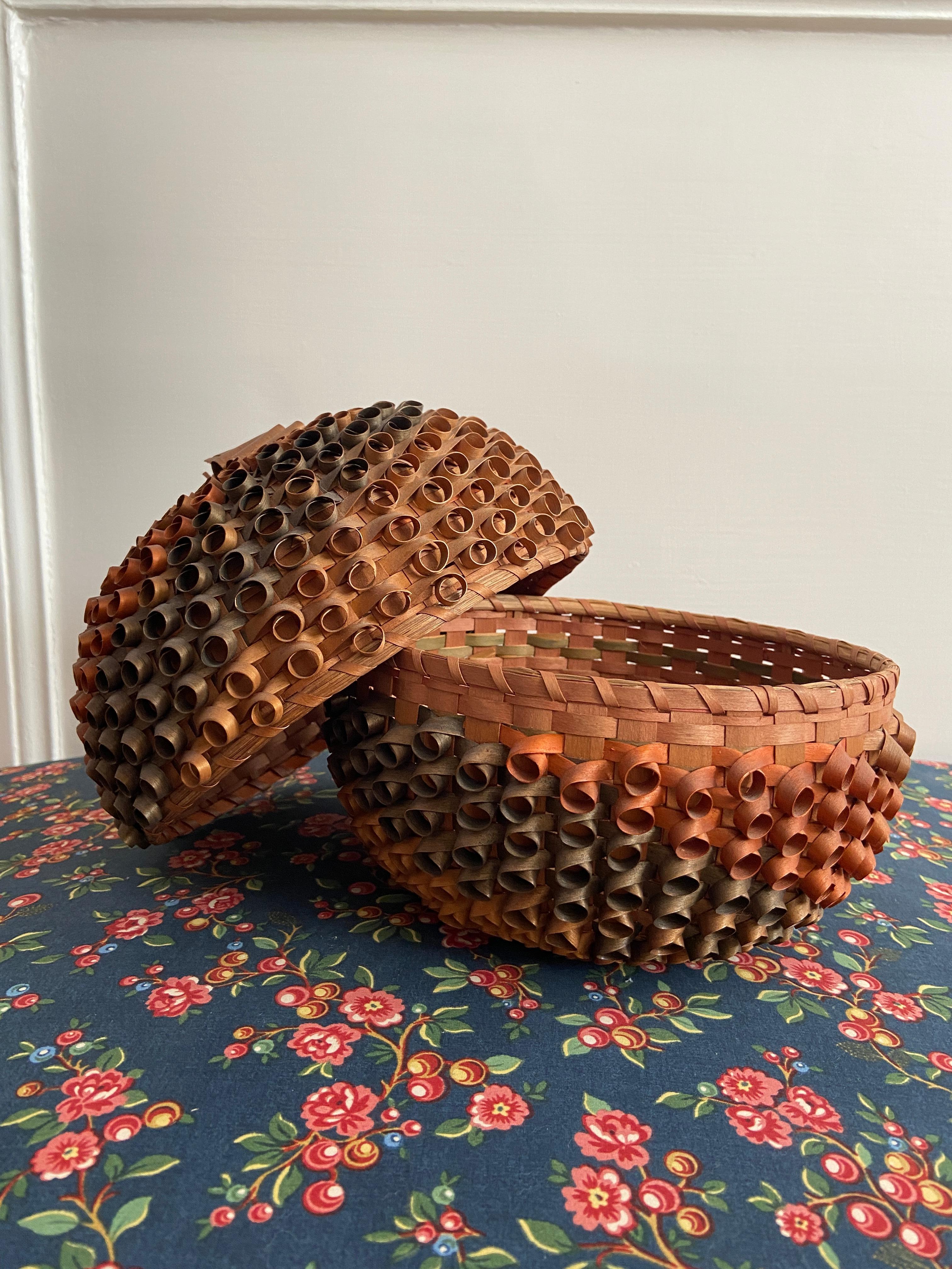 Vintage Strawberry Basket in Natural and Red Dyed Splints, USA Mid 20th Century 4