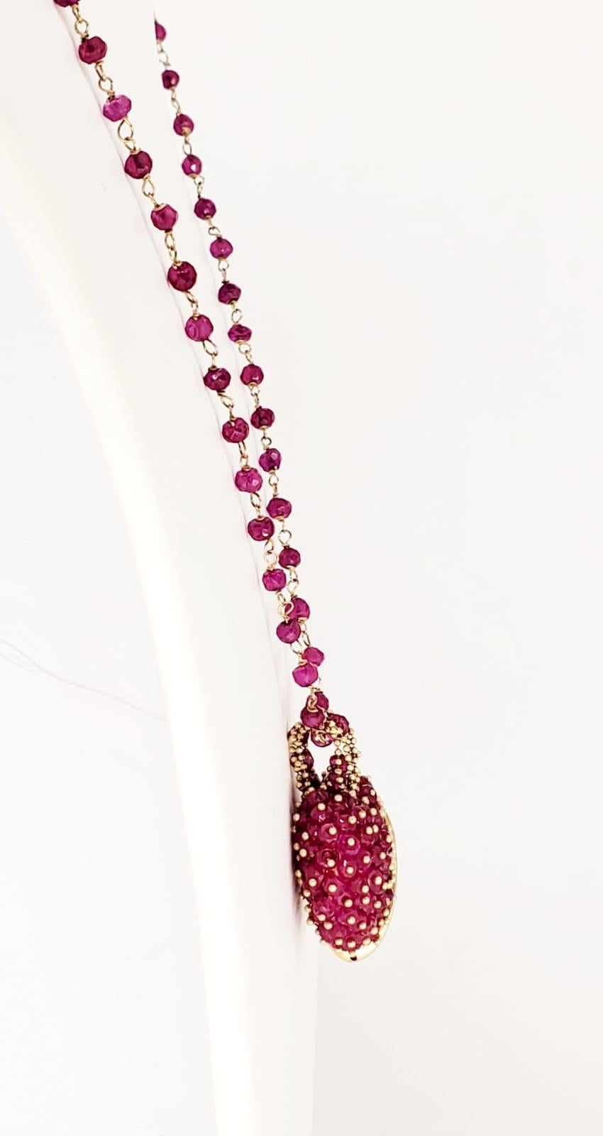 Vintage Strawberry Heart 50 Carat Faceted Ruby Beads Necklace 14 Karat Gold In Good Condition In Miami, FL