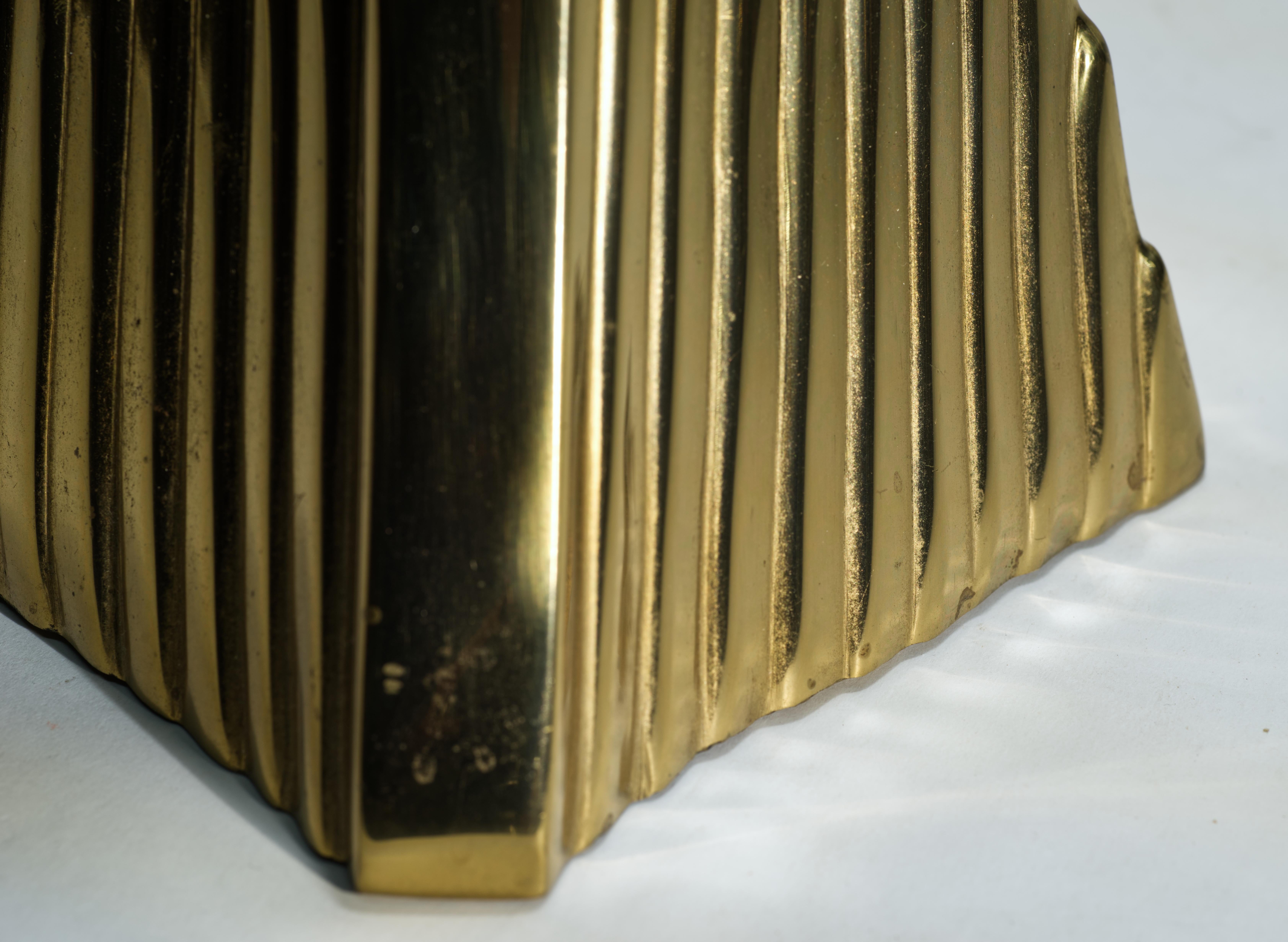 Streamline-Tischlampe im Art-déco-Stil mit Wolkenkratzer aus Messing, Vintage (Art déco) im Angebot