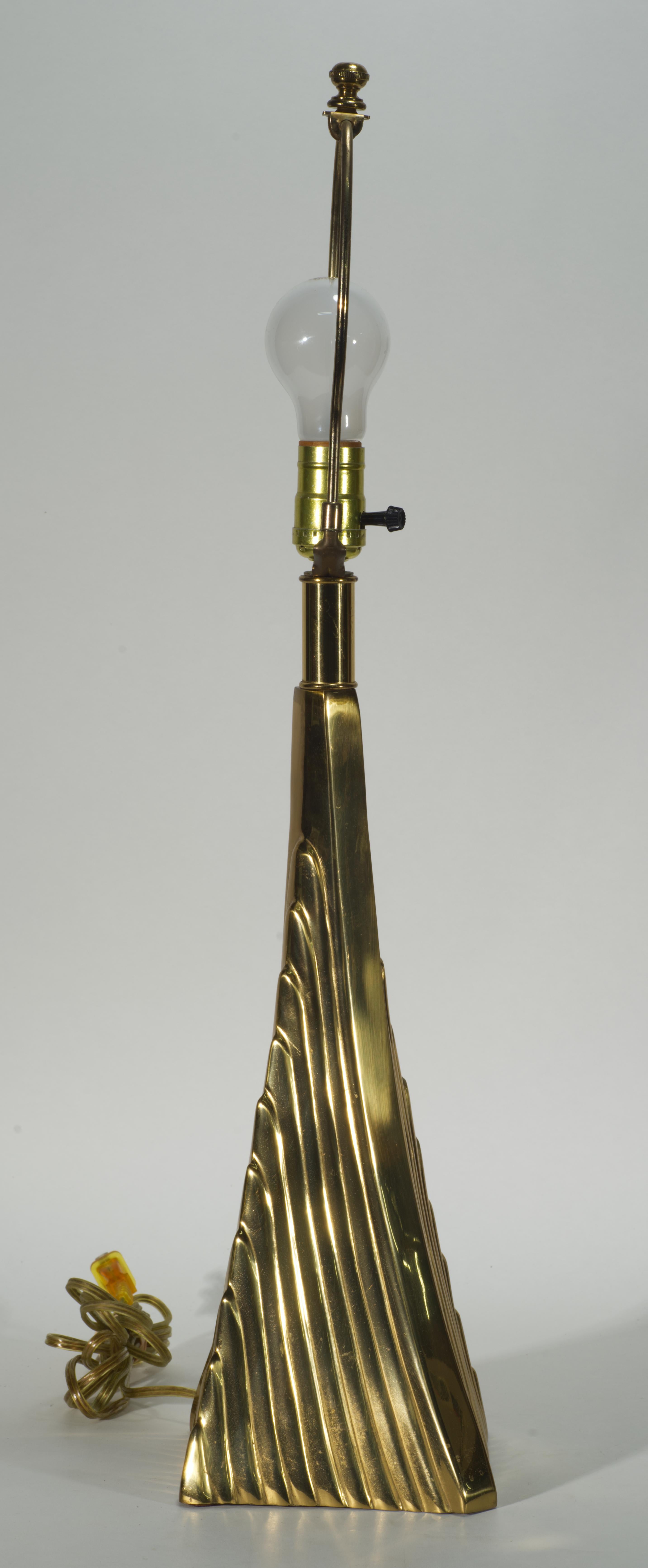 Streamline-Tischlampe im Art-déco-Stil mit Wolkenkratzer aus Messing, Vintage (Handgefertigt) im Angebot