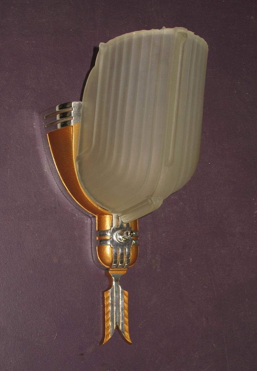 Mid-Century Modern Vintage Streamline Moderne Art Deco Wall Sconce Lights c.1930s