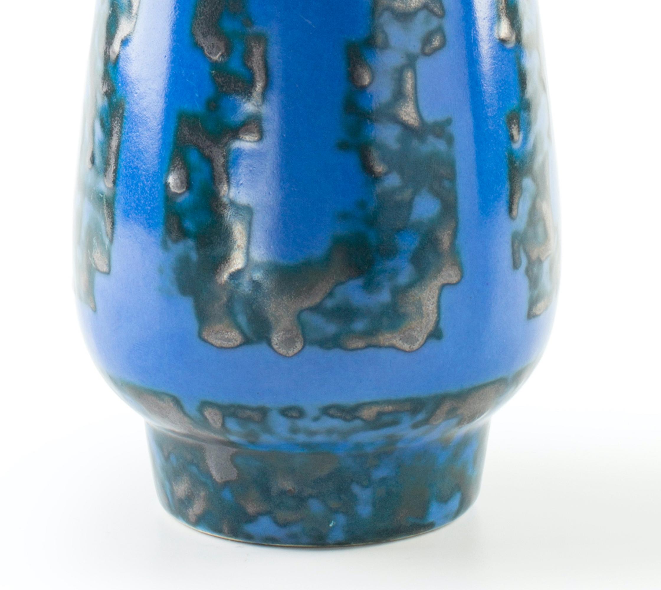 Vase bleu Strehla, Allemagne, milieu du 20e siècle Bon état - En vente à Roma, IT