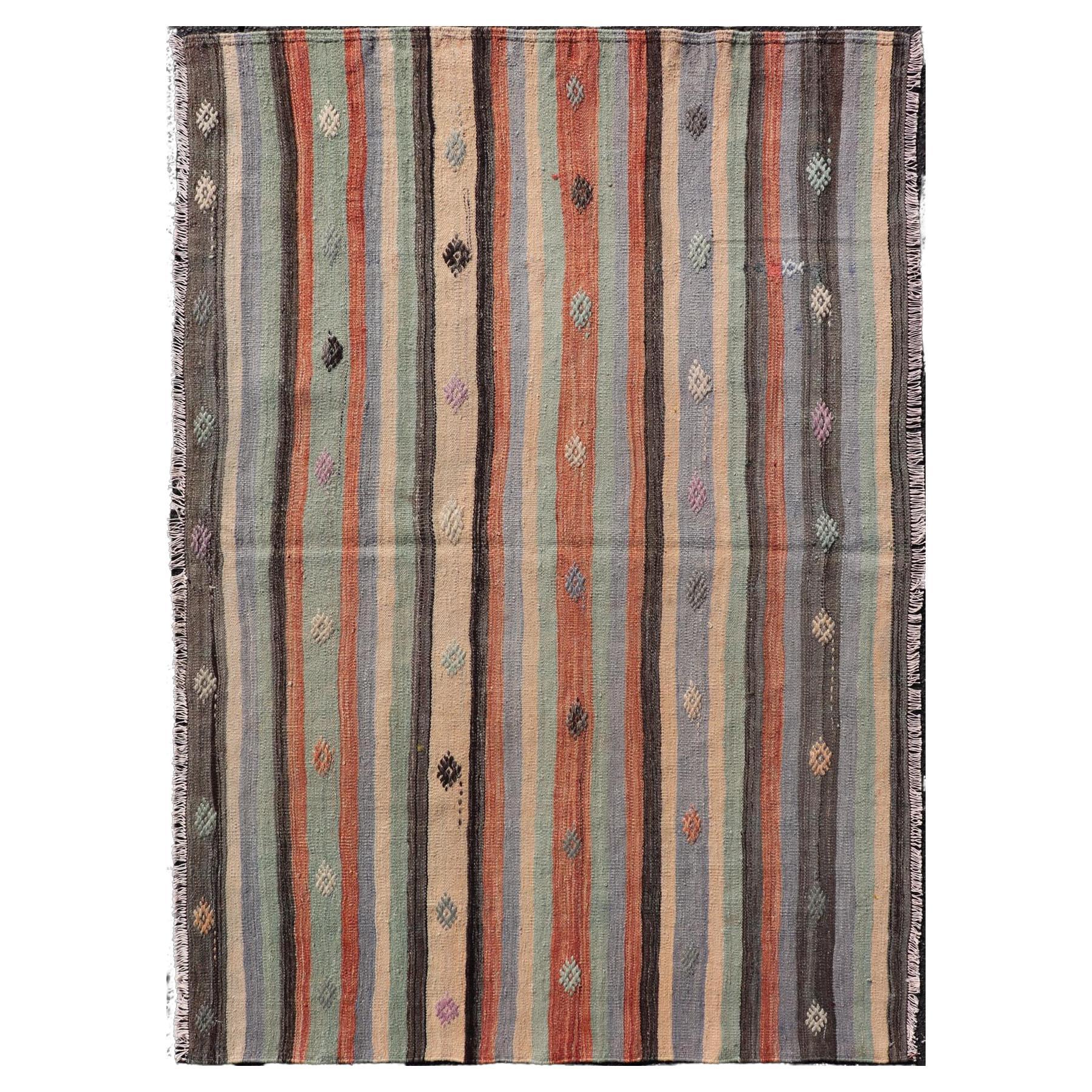 Kilim turc à rayures multicolores et motifs tribaux géométriques 3'8 x 5'8