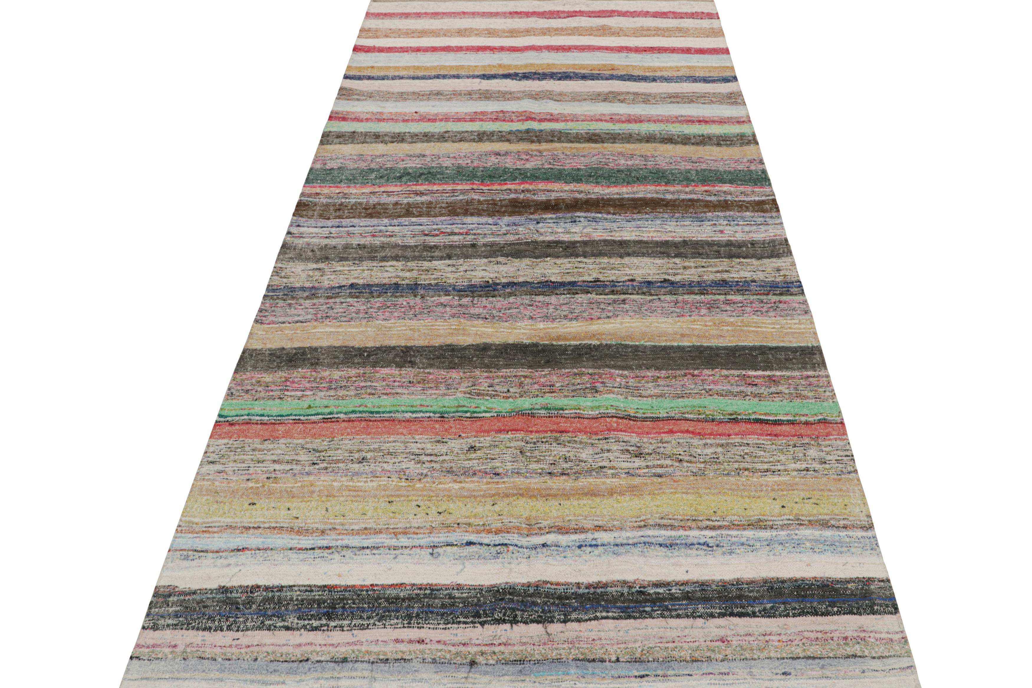 Vintage gestreifter beige-brauner und mehrfarbiger Woll-Kilim-Teppich von Rug & Kilim (Handgewebt) im Angebot