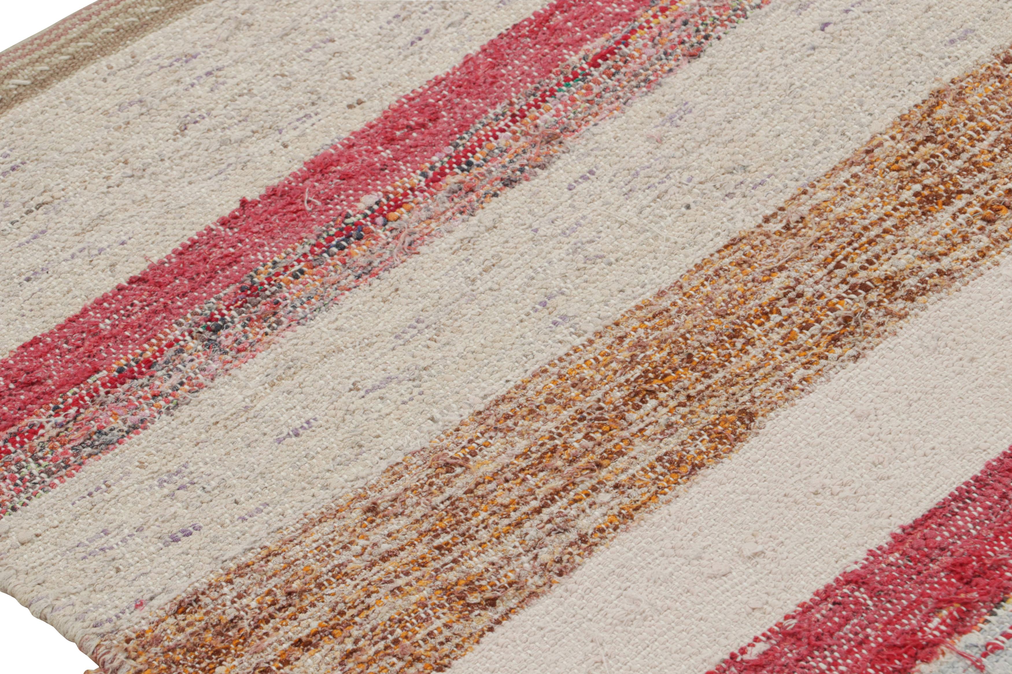 Vintage gestreifter beige-brauner und mehrfarbiger Woll-Kilim-Teppich von Rug & Kilim im Zustand „Gut“ im Angebot in Long Island City, NY