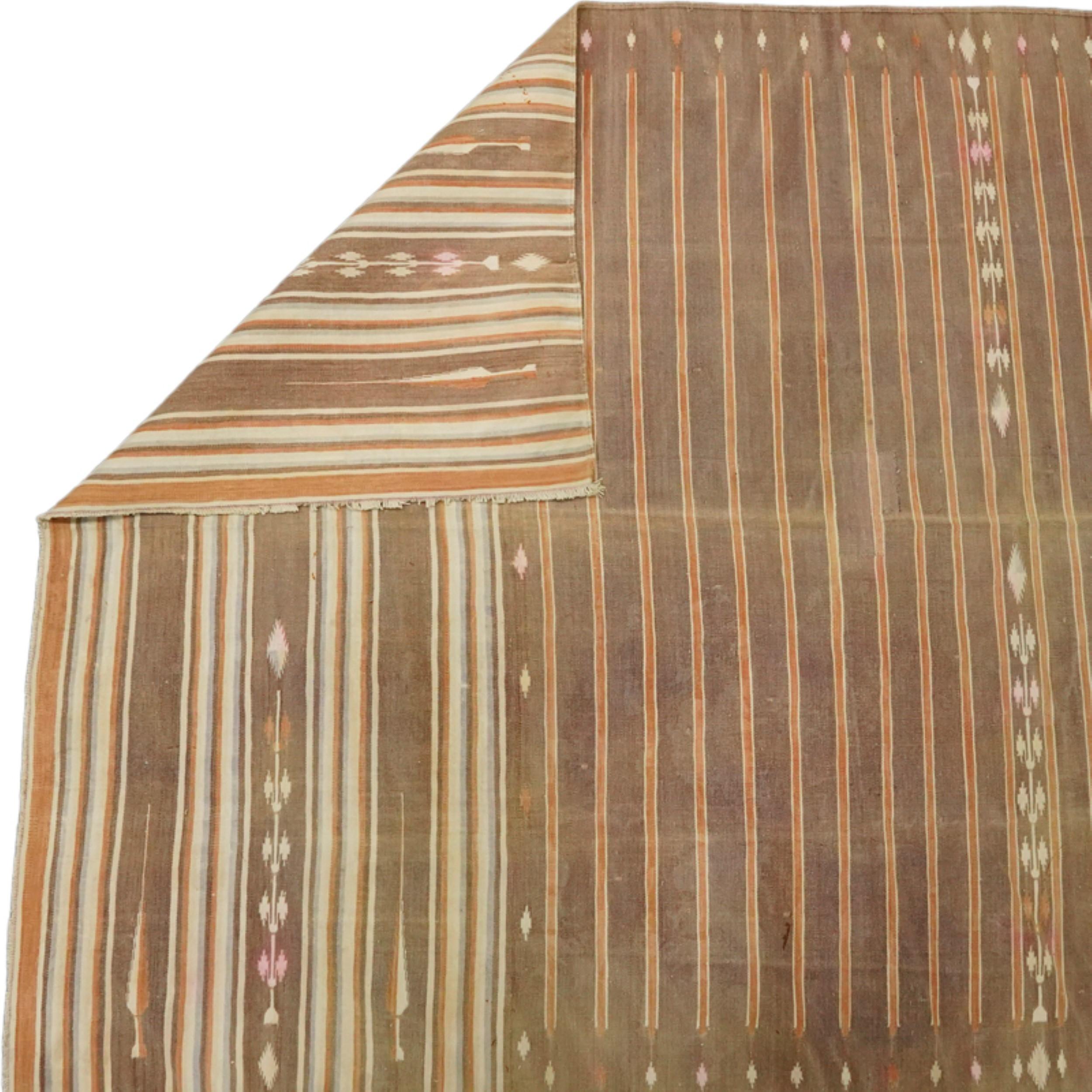 Tappeto vintage a righe Dhurrie Runner nei toni del beige-marrone e del crema  Rug & Kilim In condizioni buone in vendita a Long Island City, NY