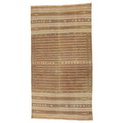 Alfombra de calle Dhurrie Vintage a rayas en tonos beige-marrón y crema  Rug & Kilim
