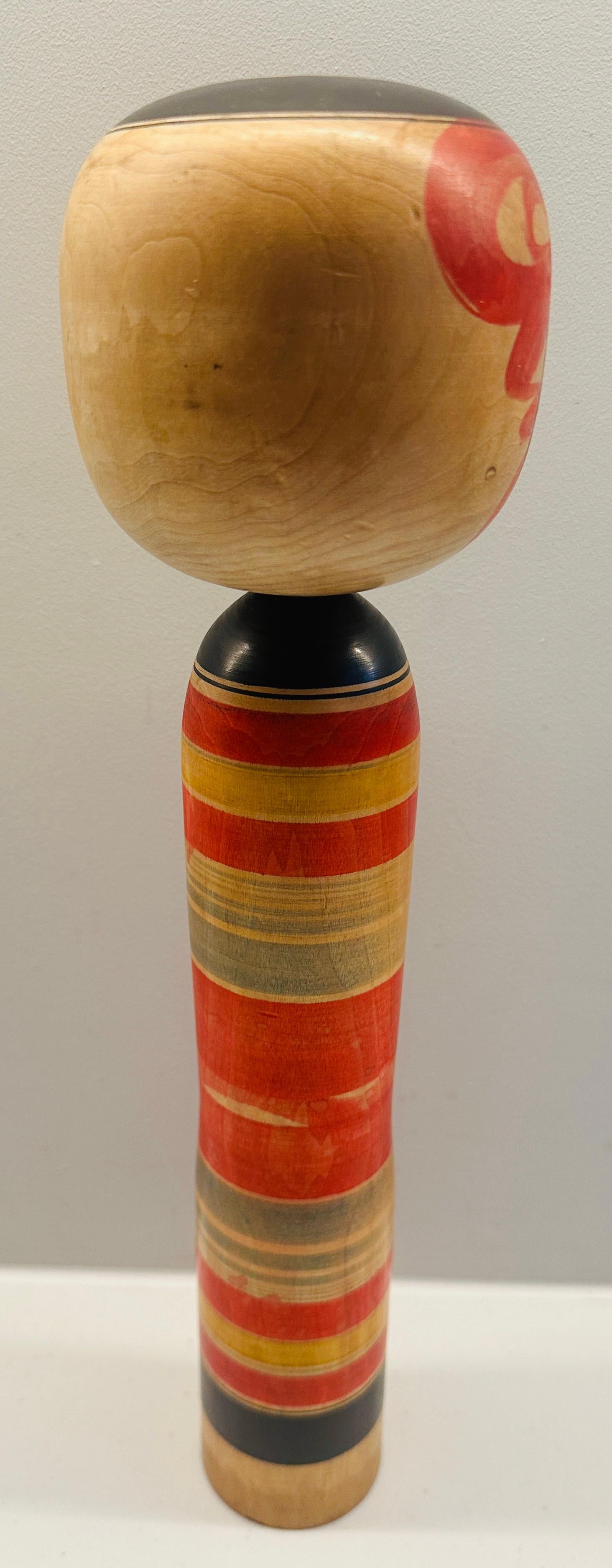 Vintage Striped Japanese Traditional Hand Painted Kokeshi Doll - Yajirou-Kei For Sale 7