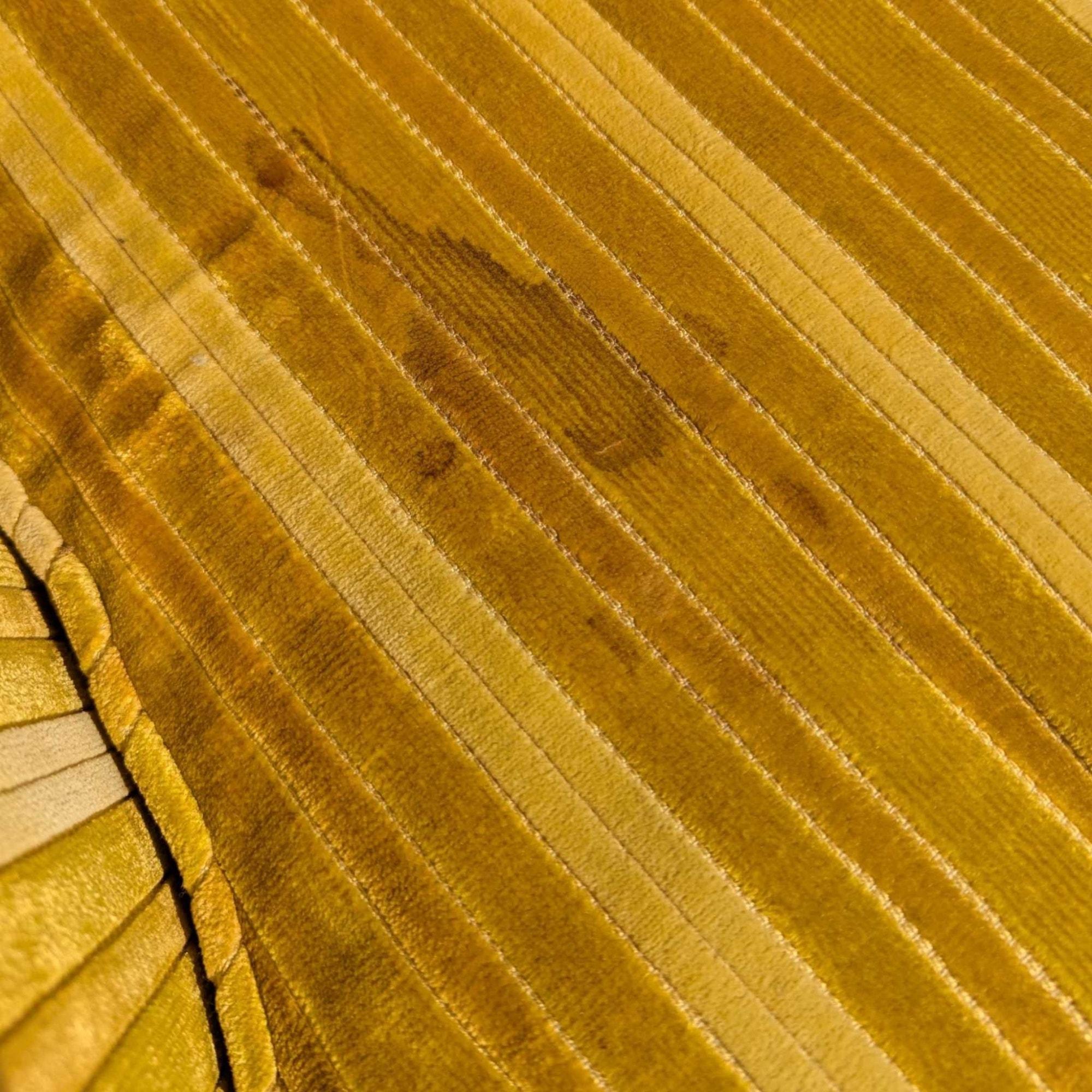 Vintage Striped Yellow Tufted Lounge Chair, Mid-Century Modern im Zustand „Gut“ im Angebot in Rancho Cucamonga, CA