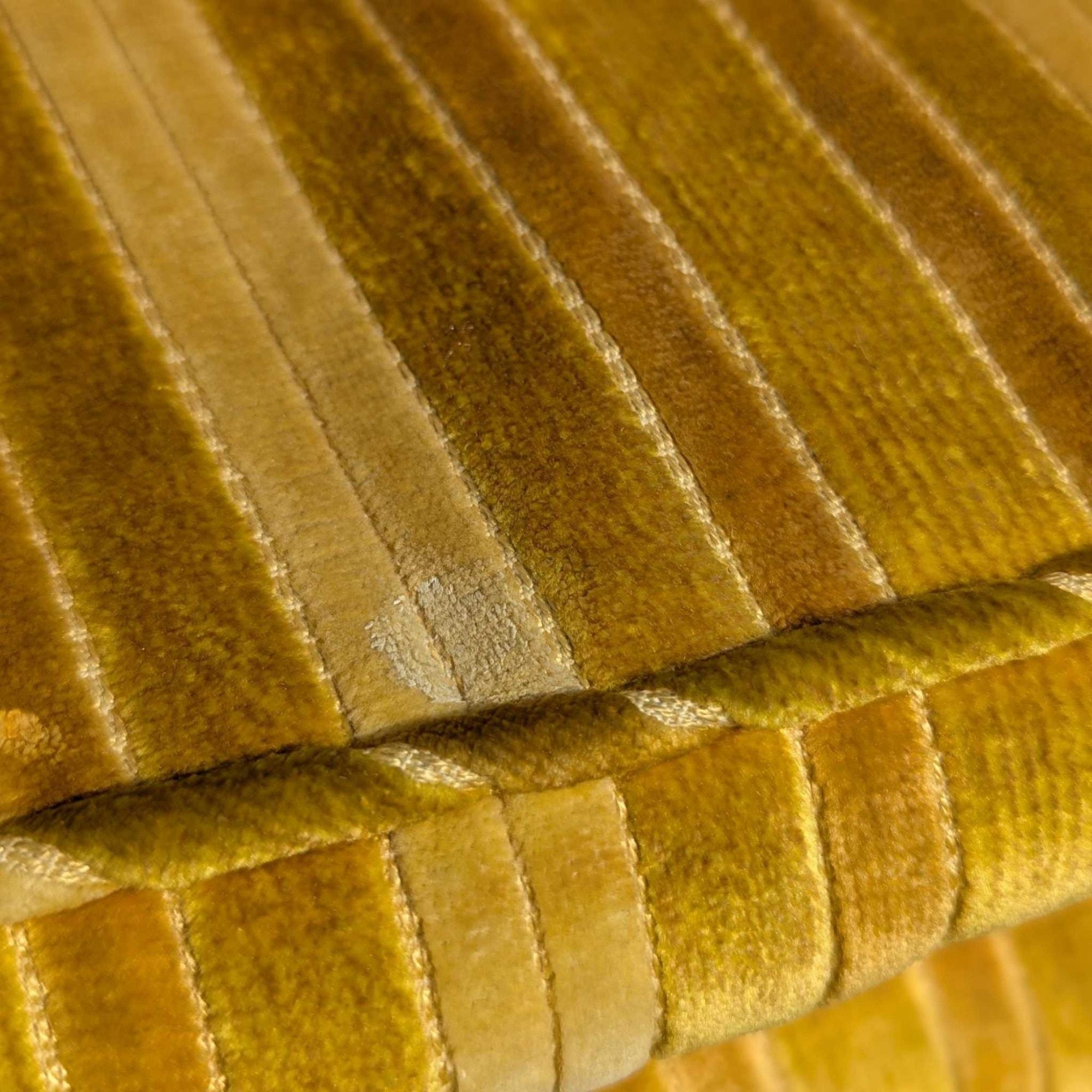 Vintage Striped Yellow Tufted Lounge Chair, Mid-Century Modern im Angebot 1