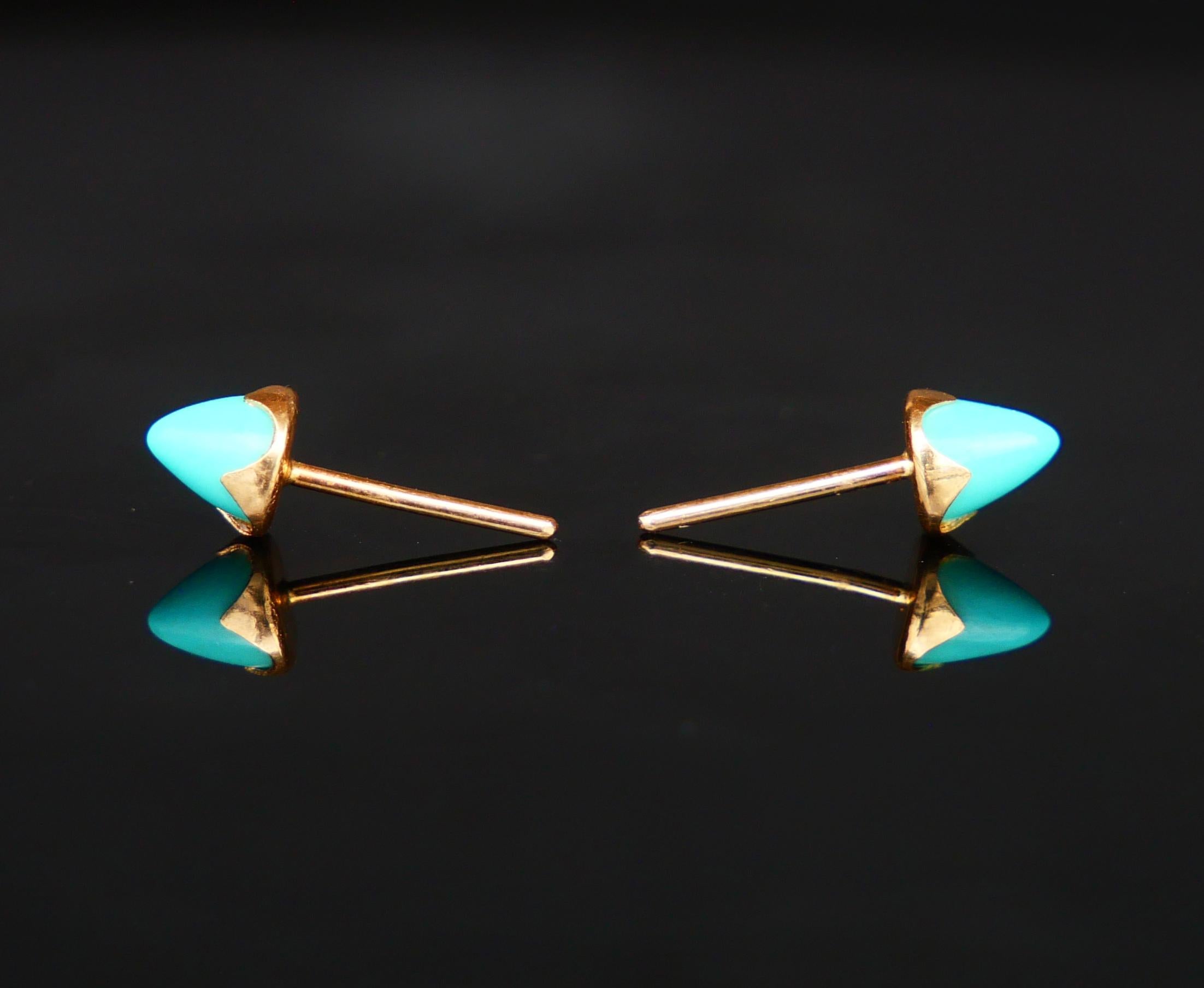 Cabochon Vintage stud Earrings natural Turquoise solid 18 Gold / 0.8 gr For Sale