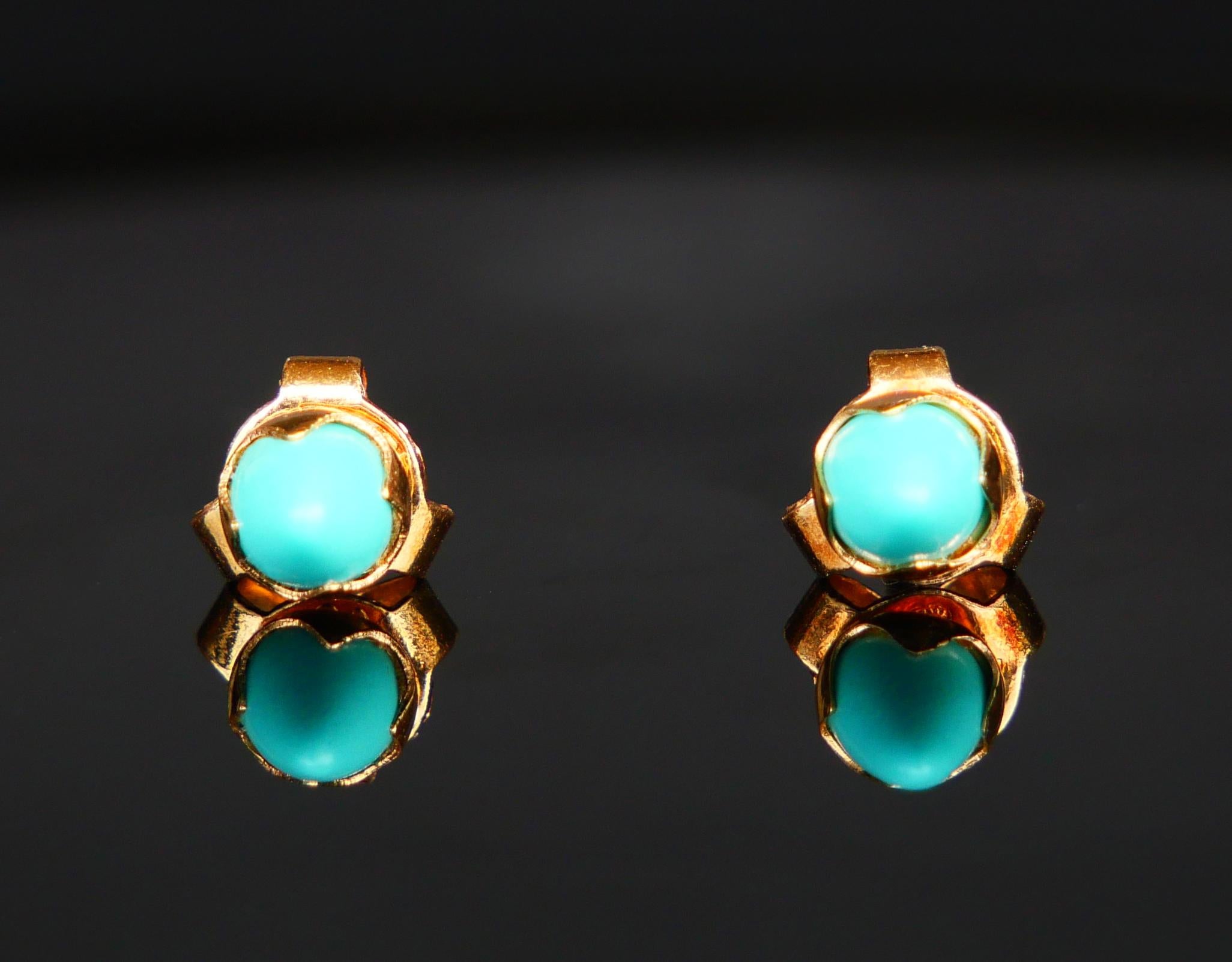 Women's Vintage stud Earrings natural Turquoise solid 18 Gold / 0.8 gr For Sale