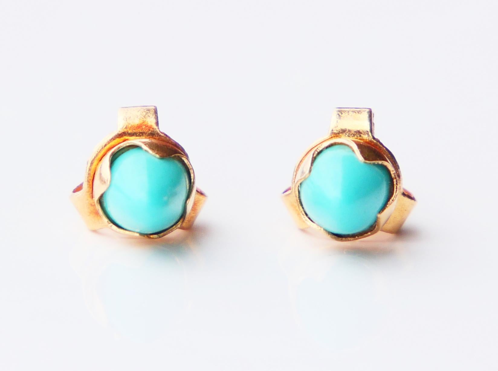 Vintage stud Earrings natural Turquoise solid 18 Gold / 0.8 gr For Sale 1