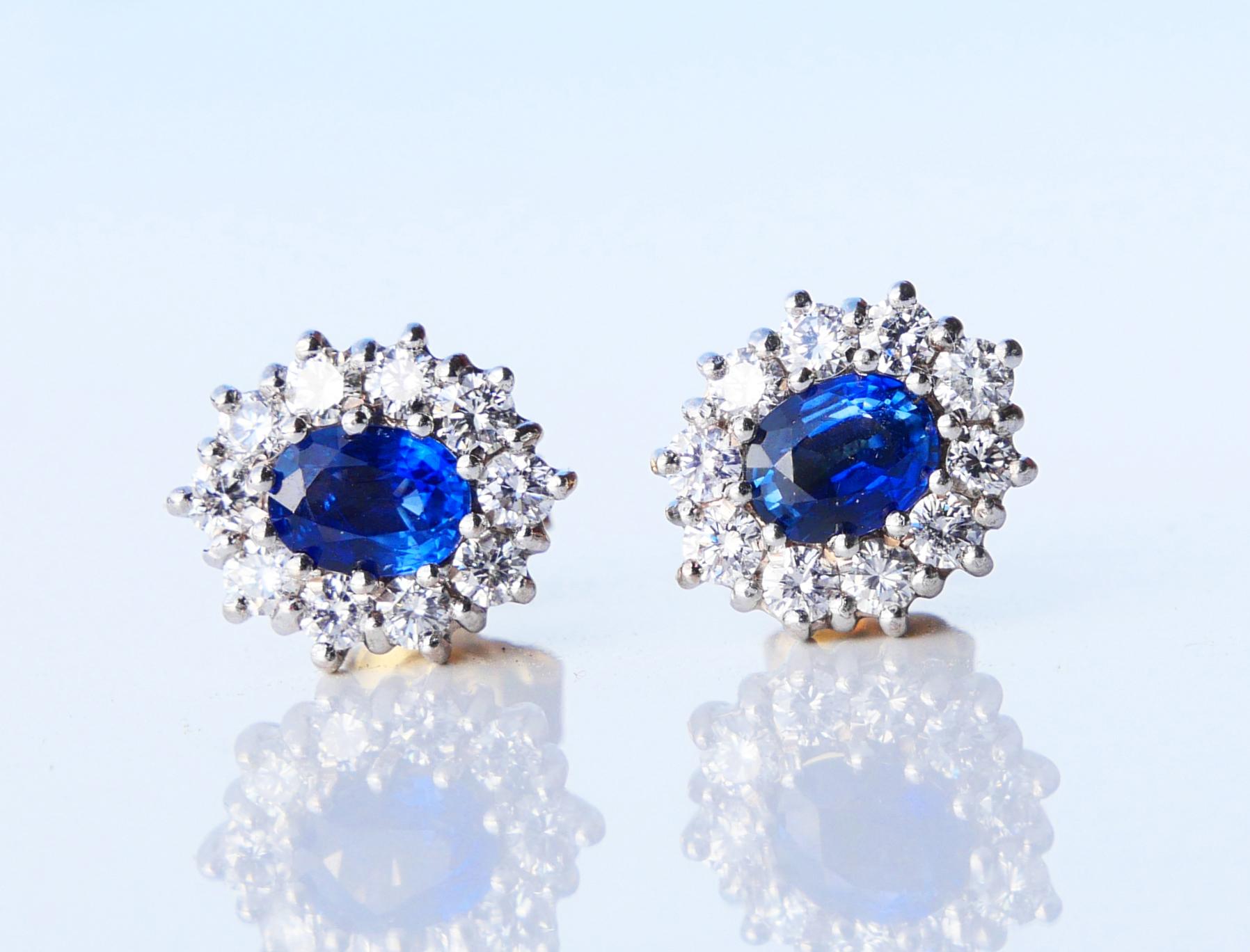 Vintage stud Halo Earrings 1.6ctw Sapphires 1.6ctw Diamonds solid 18K Gold / 6gr For Sale 4