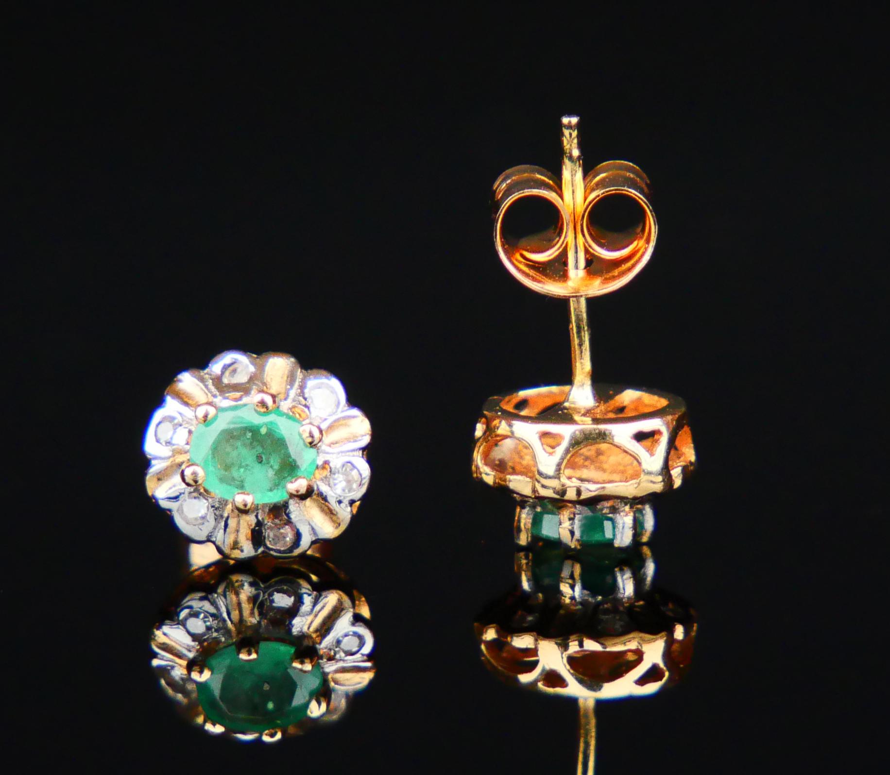 Vintage Ohrstecker Halo Ohrringe natürliche Smaragde Diamanten massiv 18K Gold / 1,3 gr (Retro) im Angebot
