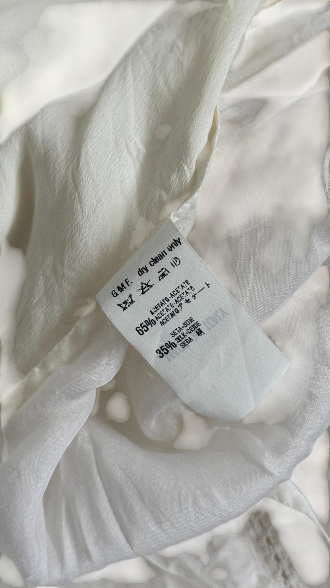 Vintage Studio 0001 Ferré Ivory Silk Blouse with Draped Collar and Open Stitch (chemisier en soie ivoire à col drapé et à points ouverts) en vente 9