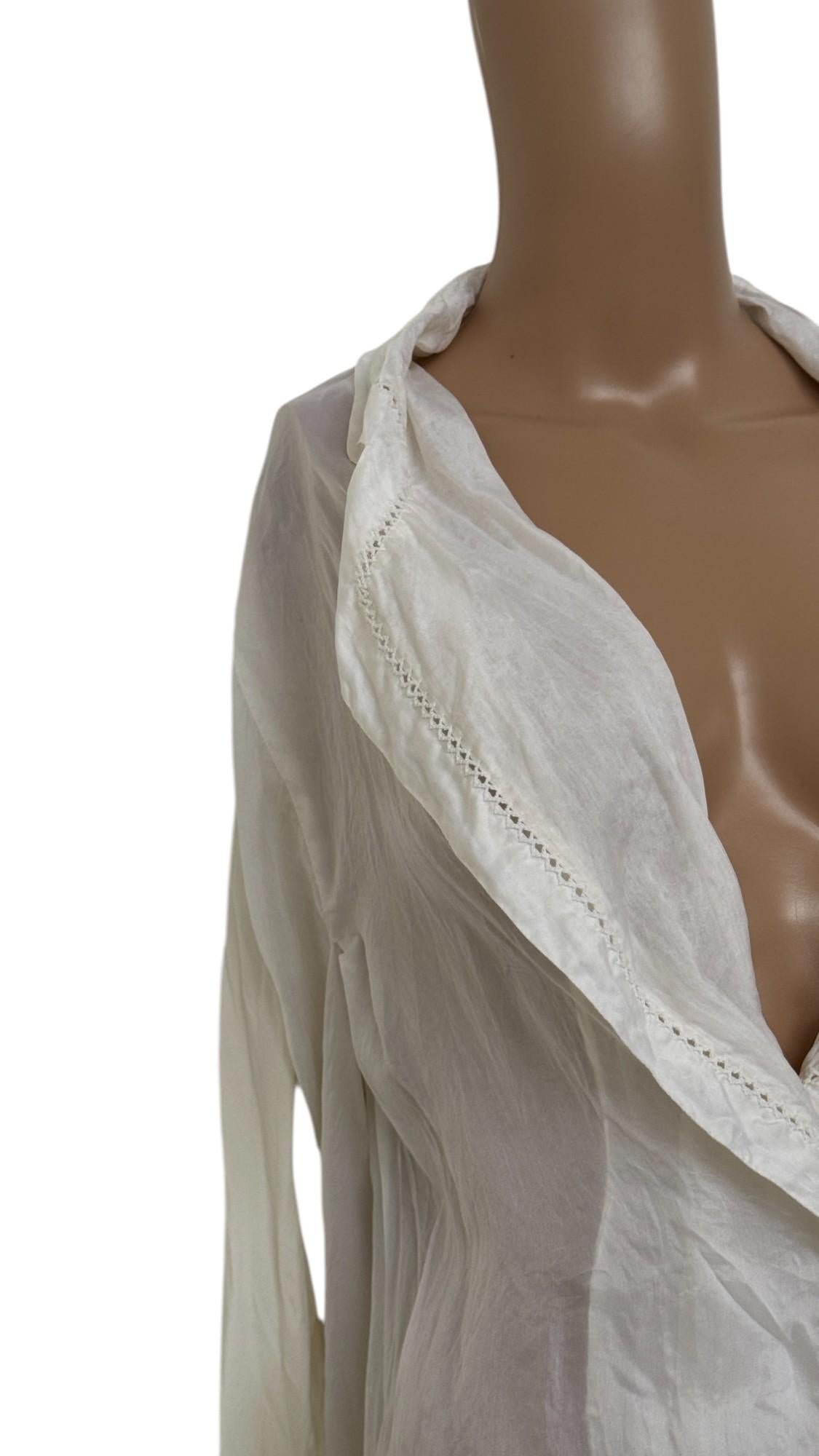 Vintage Studio 0001 Ferré Ivory Silk Blouse with Draped Collar and Open Stitch (chemisier en soie ivoire à col drapé et à points ouverts) Unisexe en vente