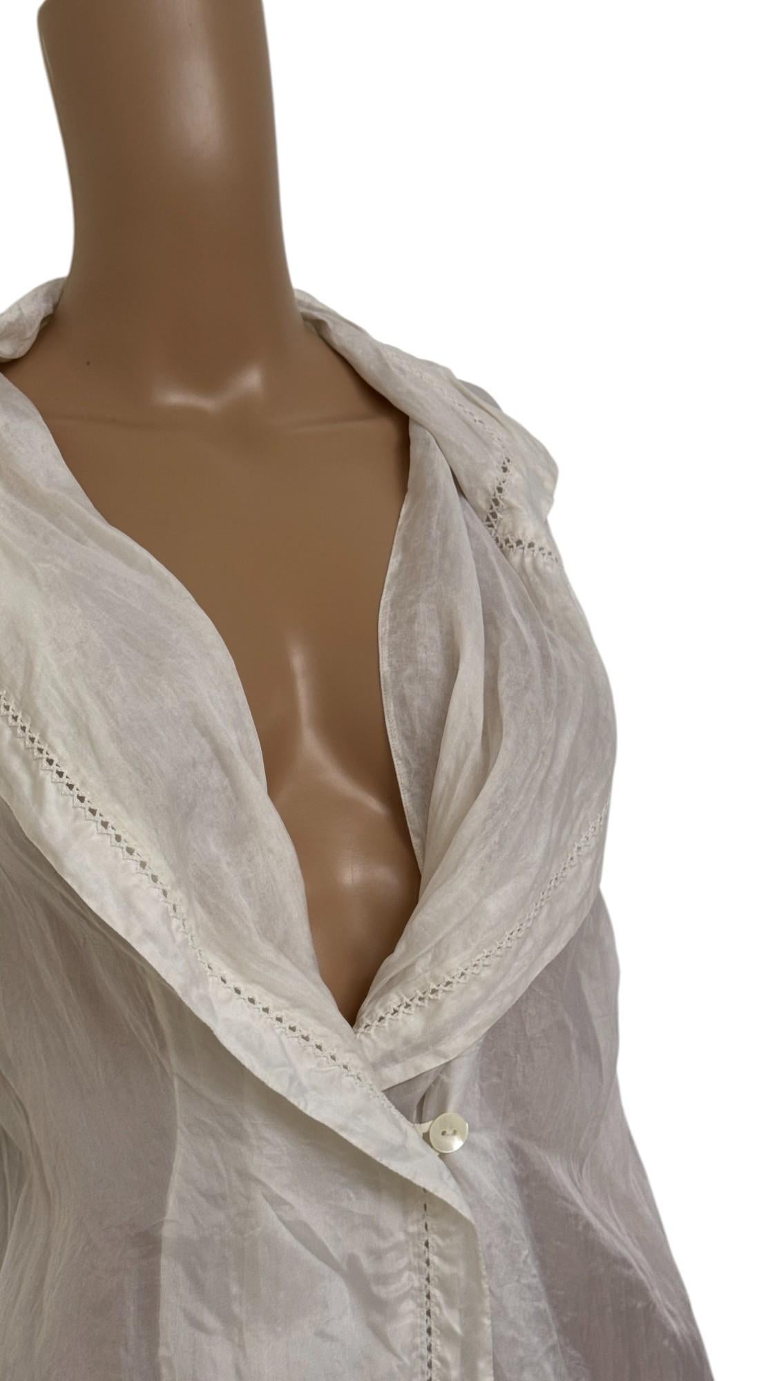 Vintage Studio 0001 Ferré Ivory Silk Blouse with Draped Collar and Open Stitch (chemisier en soie ivoire à col drapé et à points ouverts) en vente 1