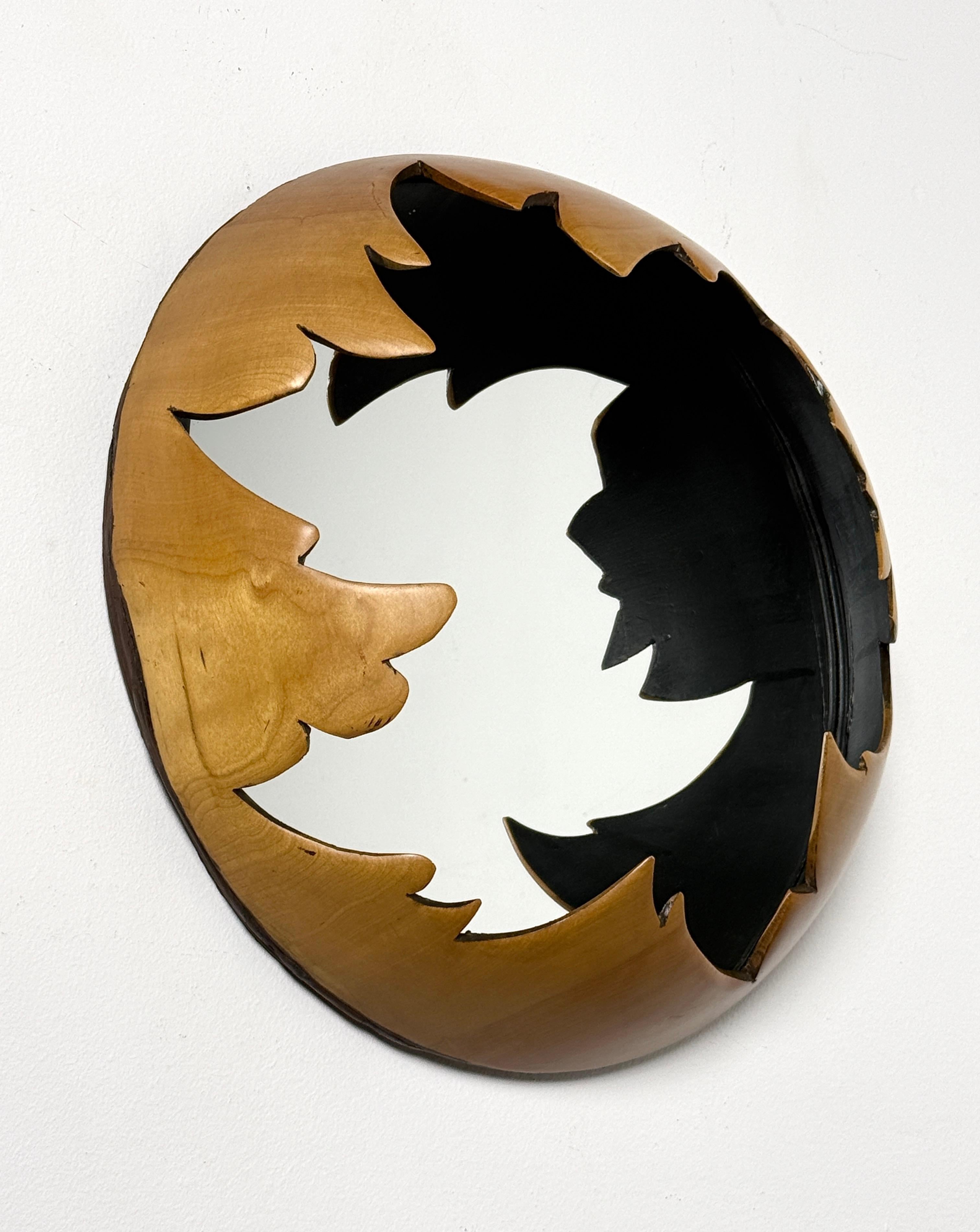 Amerikanische brutalistische amerikanische Studio Craft-Wandspiegel-Skulptur aus rundem Holz, 1980er Jahre (20. Jahrhundert) im Angebot
