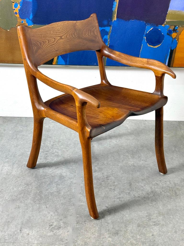 Vintage Studio Craft Silla escultórica de nogal firmada Organic Modern Maloof Style Moderno orgánico en venta