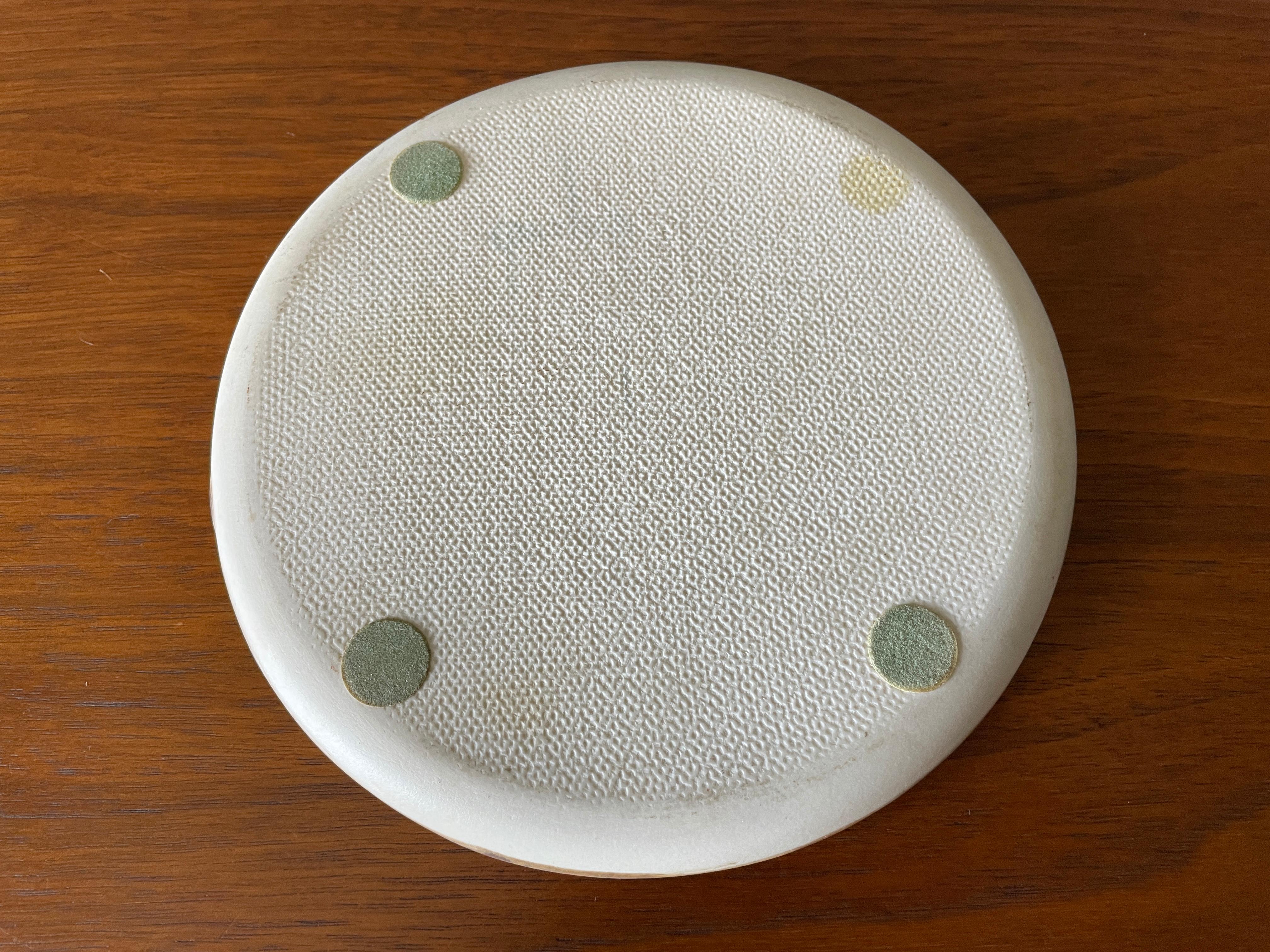 Vintage Studio Crafted Ceramic and Glass Decorative Plate In Good Condition For Sale In Costa Mesa, CA
