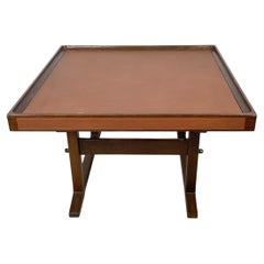 Tavolino quadrato vintage realizzato in studio, piano in pelle color cognac, stile architettonico