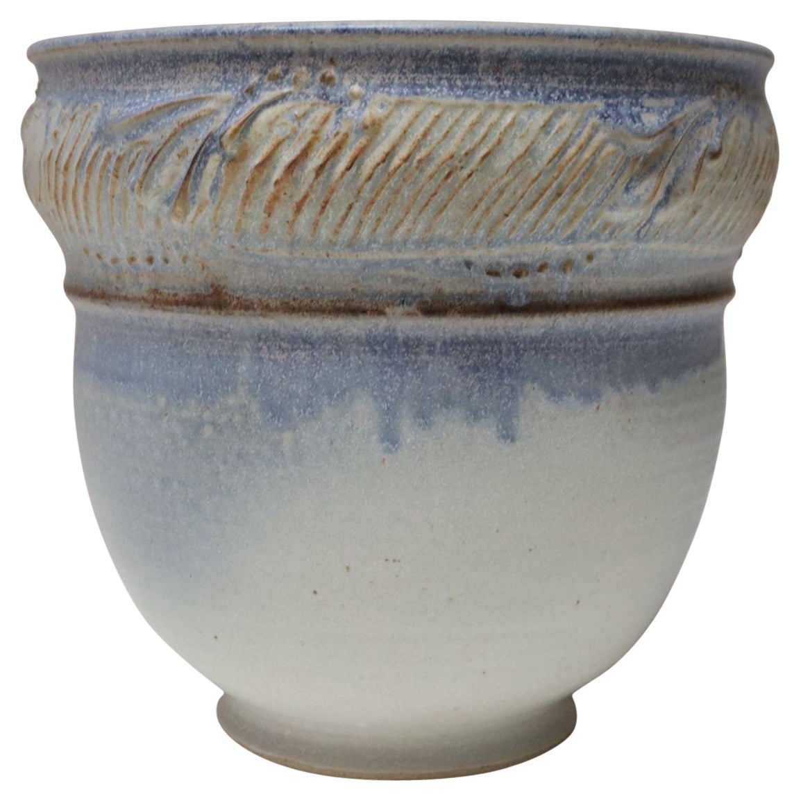 Jardinière ombrée bleue de Deanna Nichols, Vintage Studio Pottery