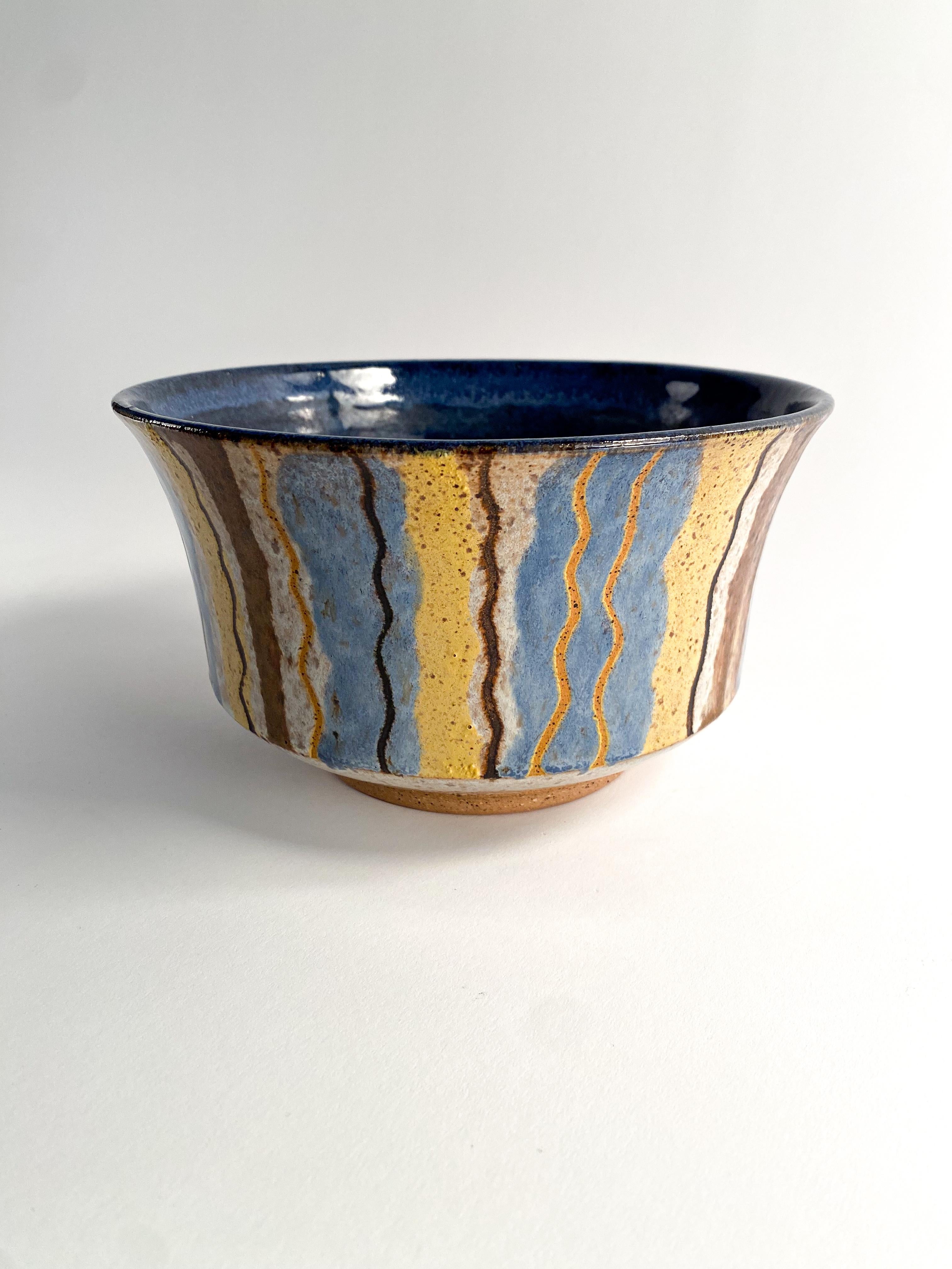 American Vintage Studio Pottery Bowl For Sale