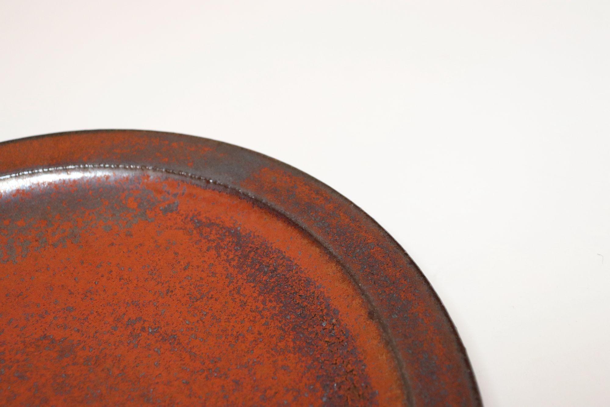 Vintage Studio Pottery Charger in Metallic Gray and Red Glaze by Deanna Nichols en vente 3