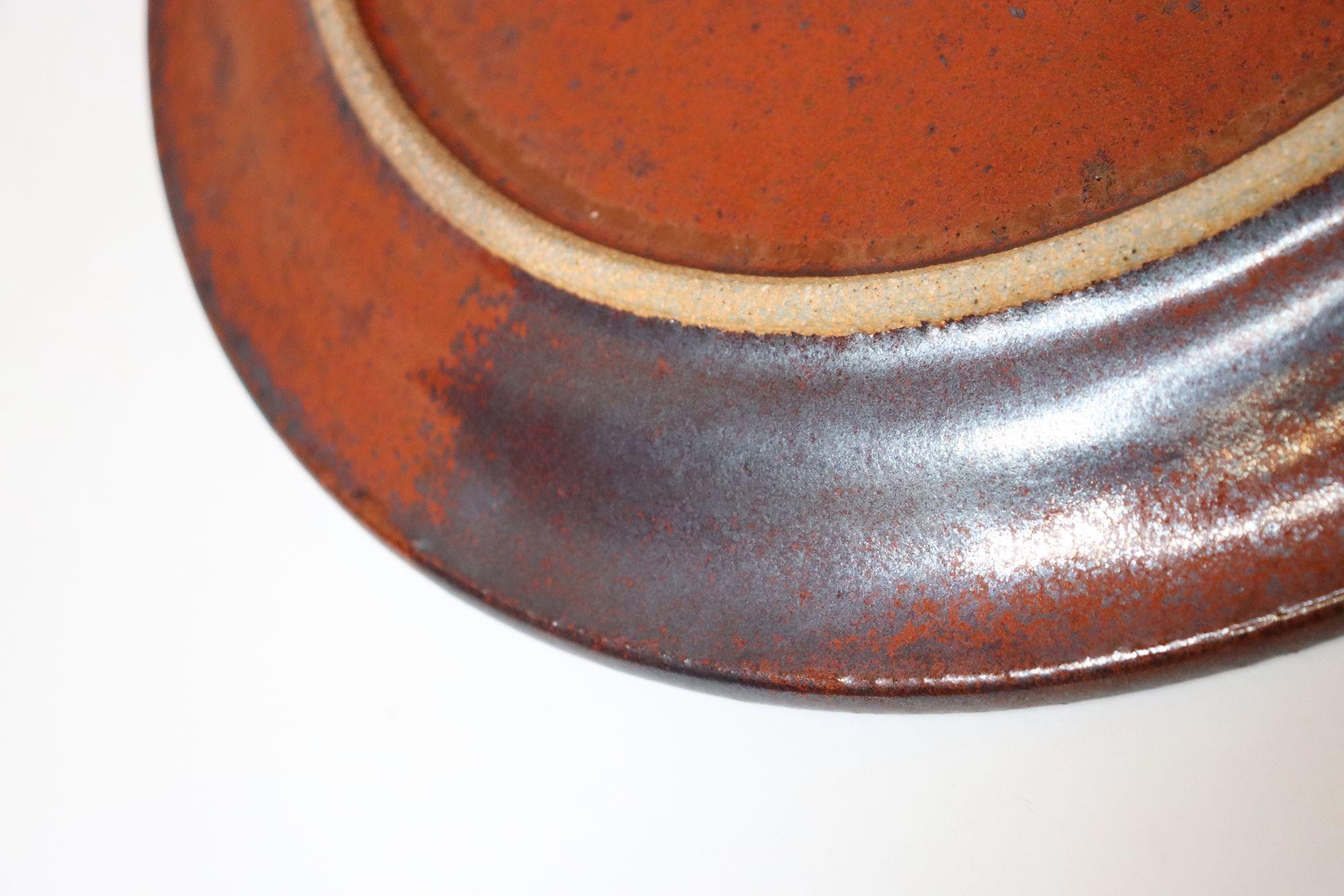 Vintage Studio Pottery Charger in Metallic Gray and Red Glaze by Deanna Nichols en vente 8